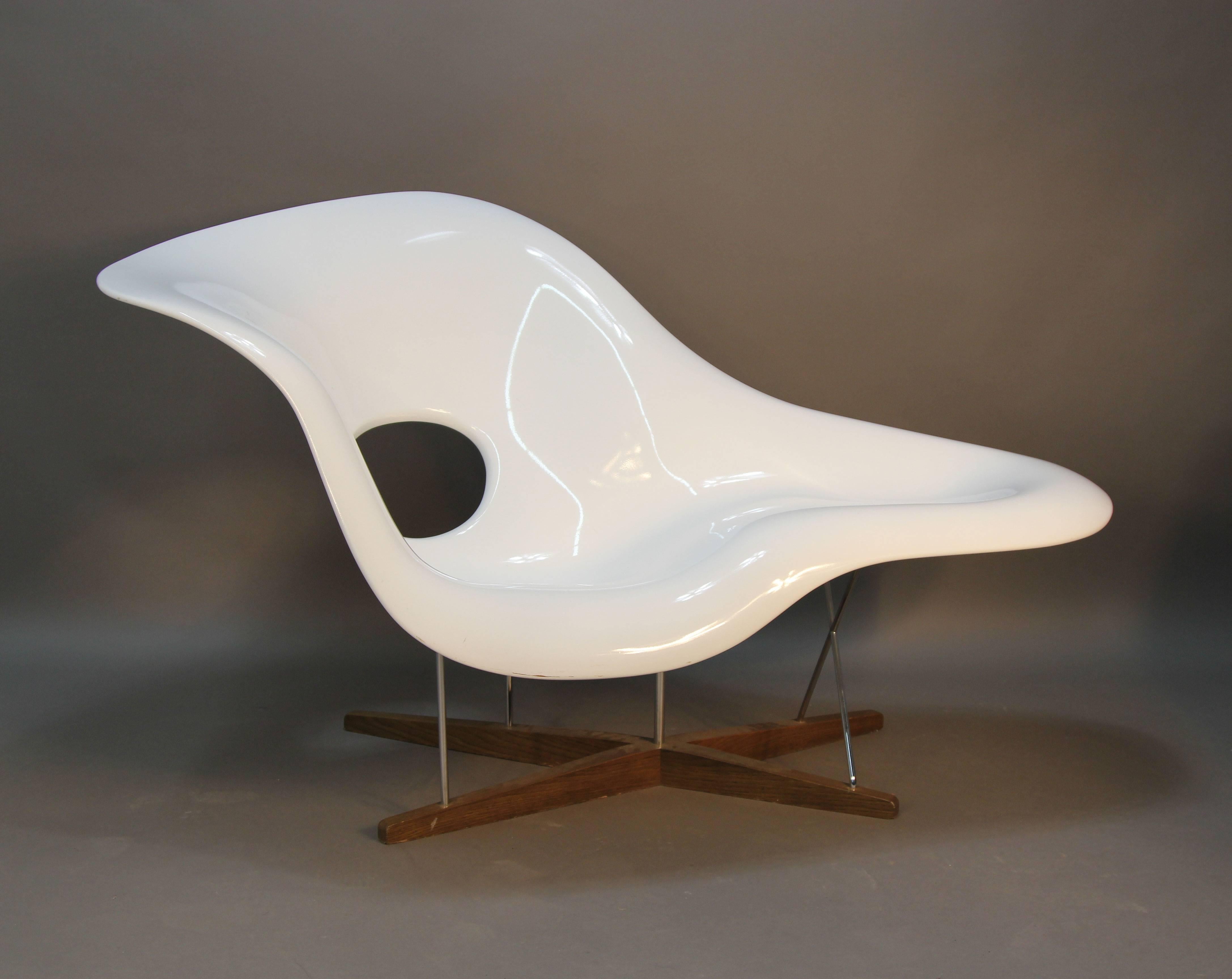 Charles and Ray Eames designed La Chaise as a lounge chair for the 1948 Low Cost Furniture competition at the Museum of Modern Art in New York, but was never produced. Vitra was responsible for La Chaise's first actual production in the 1990s as an