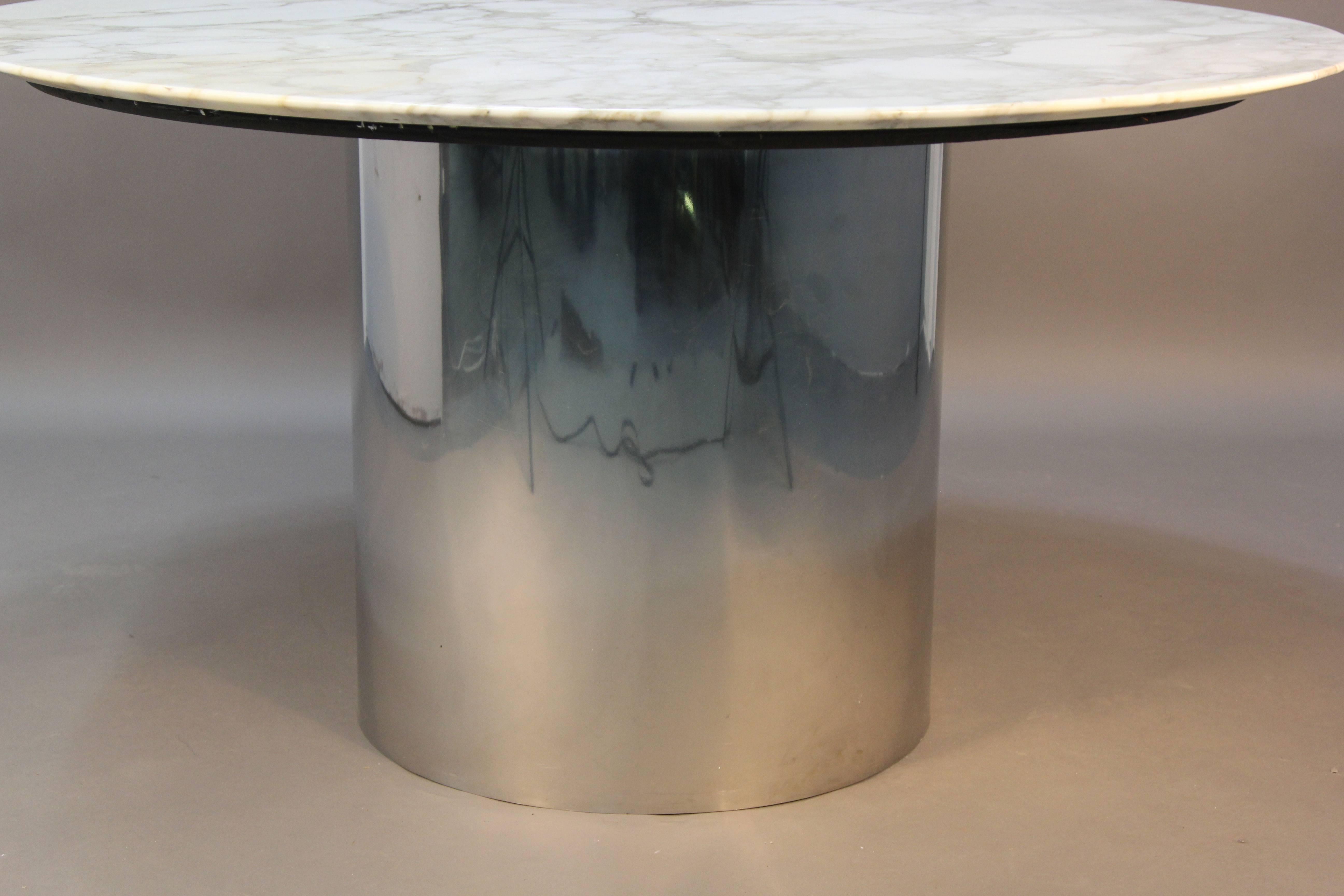 Knoll Arabescato Marble-Top Knife Edge Dining Table on Chrome Drum Base In Excellent Condition In Bridport, CT