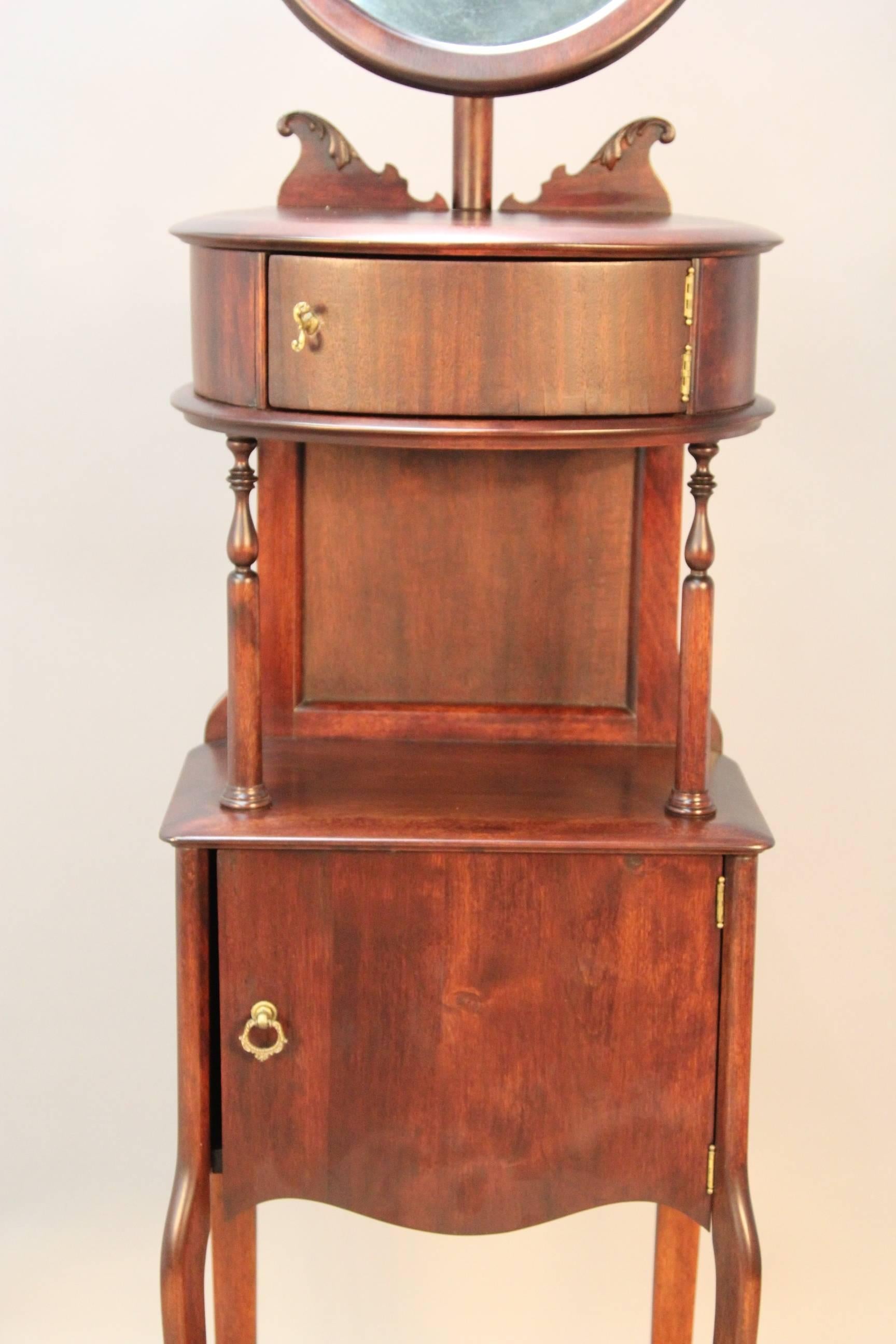 Victorian Mahogany Shaving Station with Movable Mirror For Sale 2