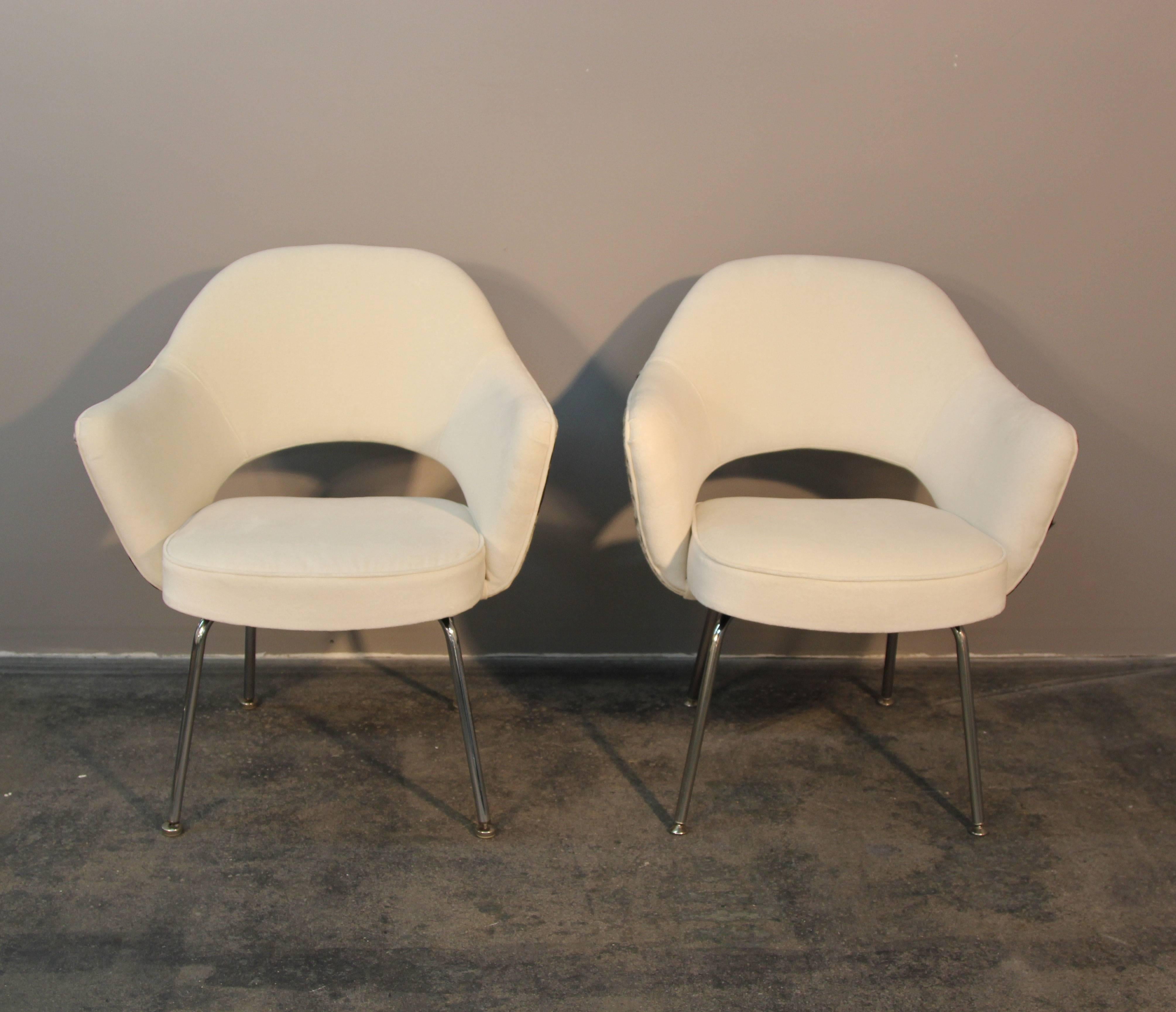 Mid-Century Modern Set of  Saarinen Executive Chairs in Velvet and Hide