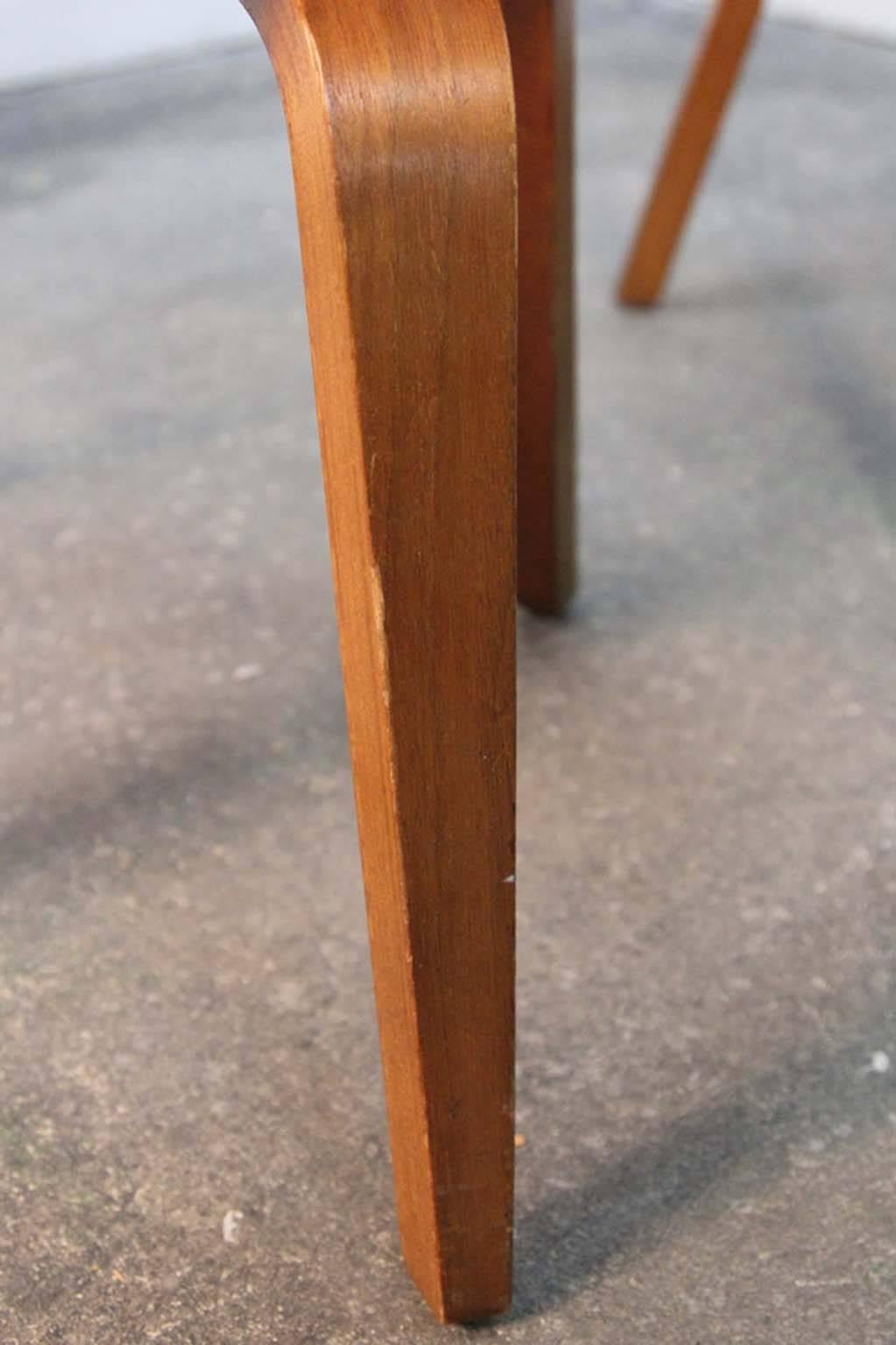 Eero Saarinen for Knoll Executive Side Chairs Walnut Legs, Mid-Century Modern 3