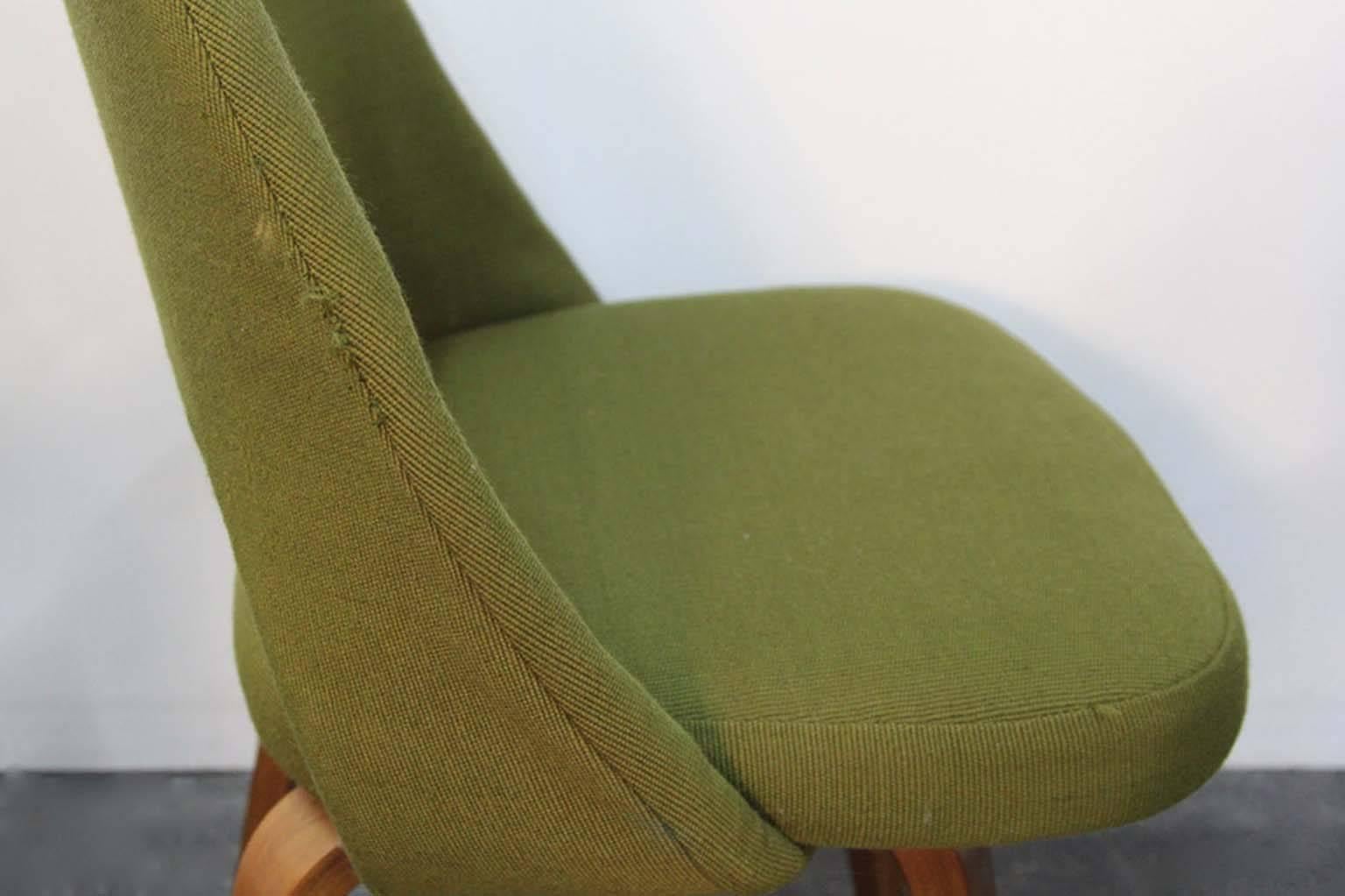 Eero Saarinen for Knoll Executive Side Chairs Walnut Legs, Mid-Century Modern 2