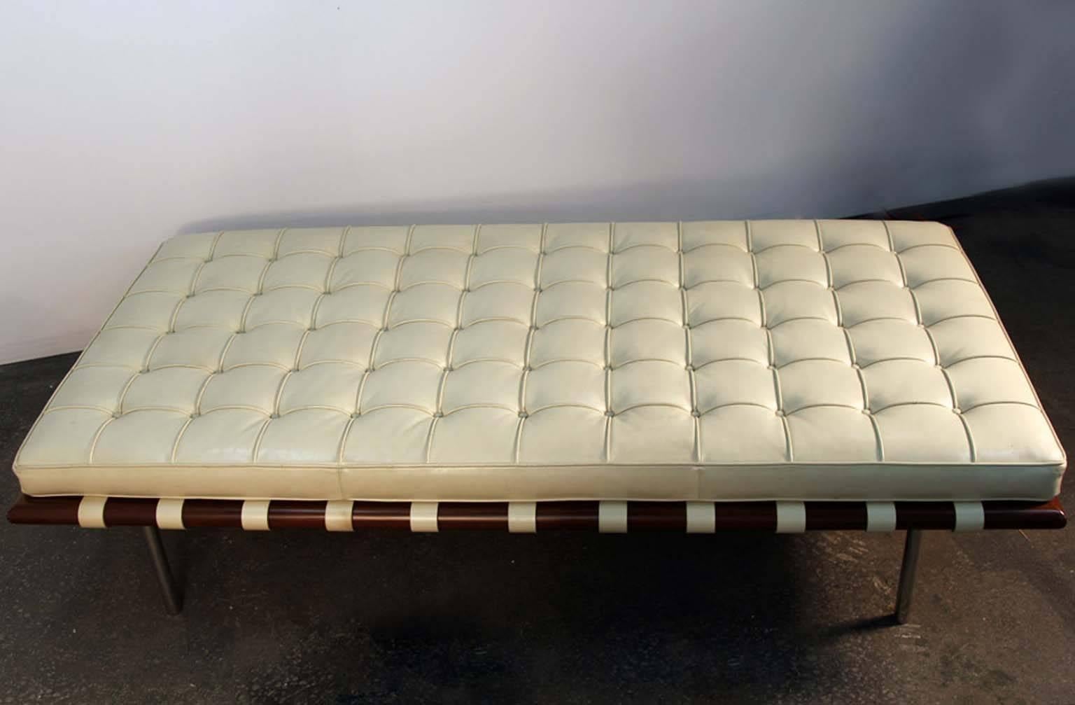 Late 20th Century Mies Van Der Rohe for Knoll Barcelona Daybed in White Leather