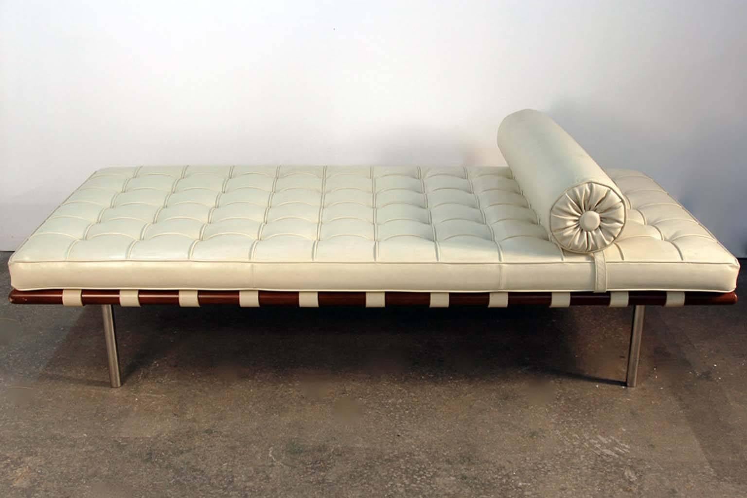 Mies Van Der Rohe for Knoll Barcelona Daybed in White Leather 2