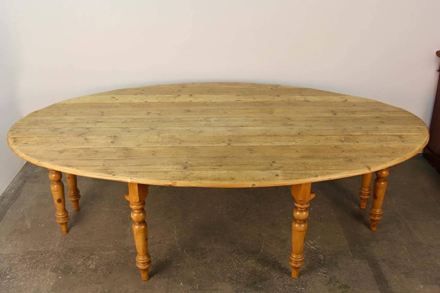 Pine Oval Drop-Leaf Dining Table For Sale 2