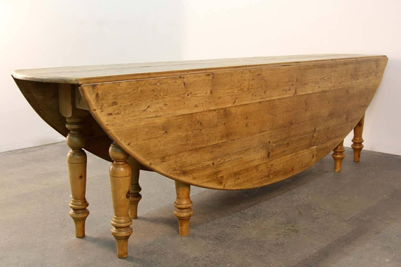 Pine Oval Drop-Leaf Dining Table For Sale 1