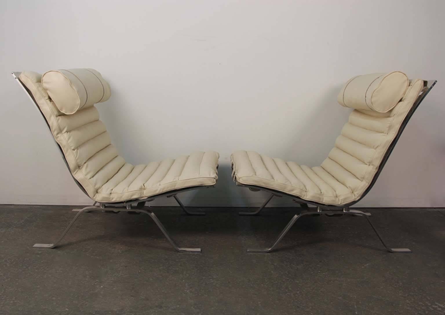 Pair of Original Arne Norell Newly Upholstered Ari Chairs In Excellent Condition For Sale In Bridport, CT