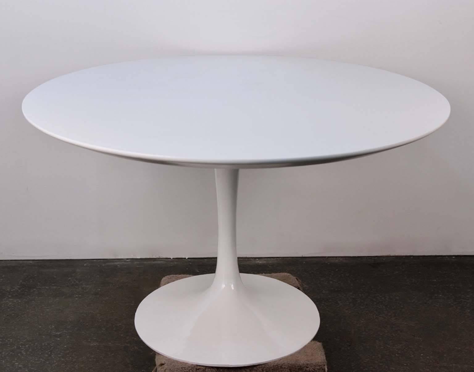 Rare Mid-Century Eero Saarinen for Knoll Tulip Table In Excellent Condition In Bridport, CT