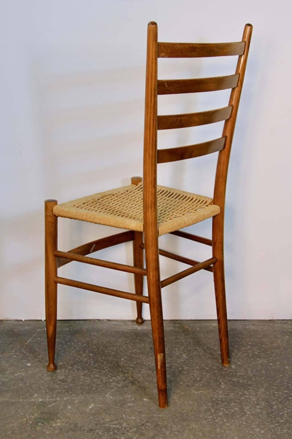 Four Mid-Century Minimal Dining Chairs In Good Condition In Bridport, CT