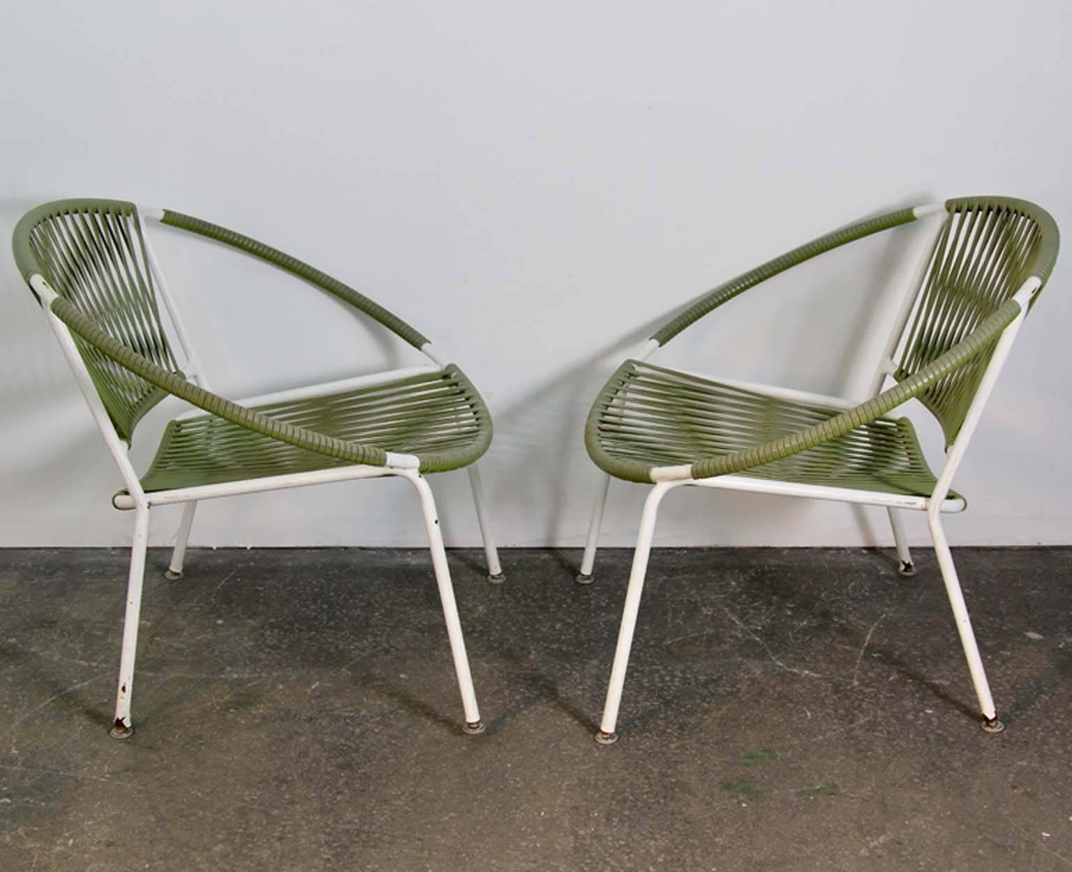 American Modernist Pair of Hoop Chairs with Pebble Glass Snack Table Patio Set For Sale