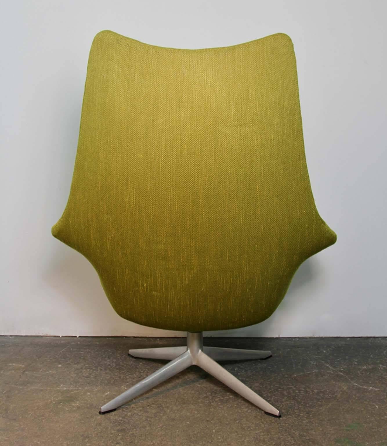 Upholstery Saarinen Style Peridot Green Early Upholstered Swivel Chair For Sale