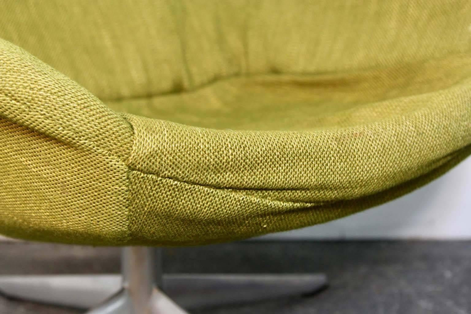 Saarinen Style Peridot Green Early Upholstered Swivel Chair For Sale 4
