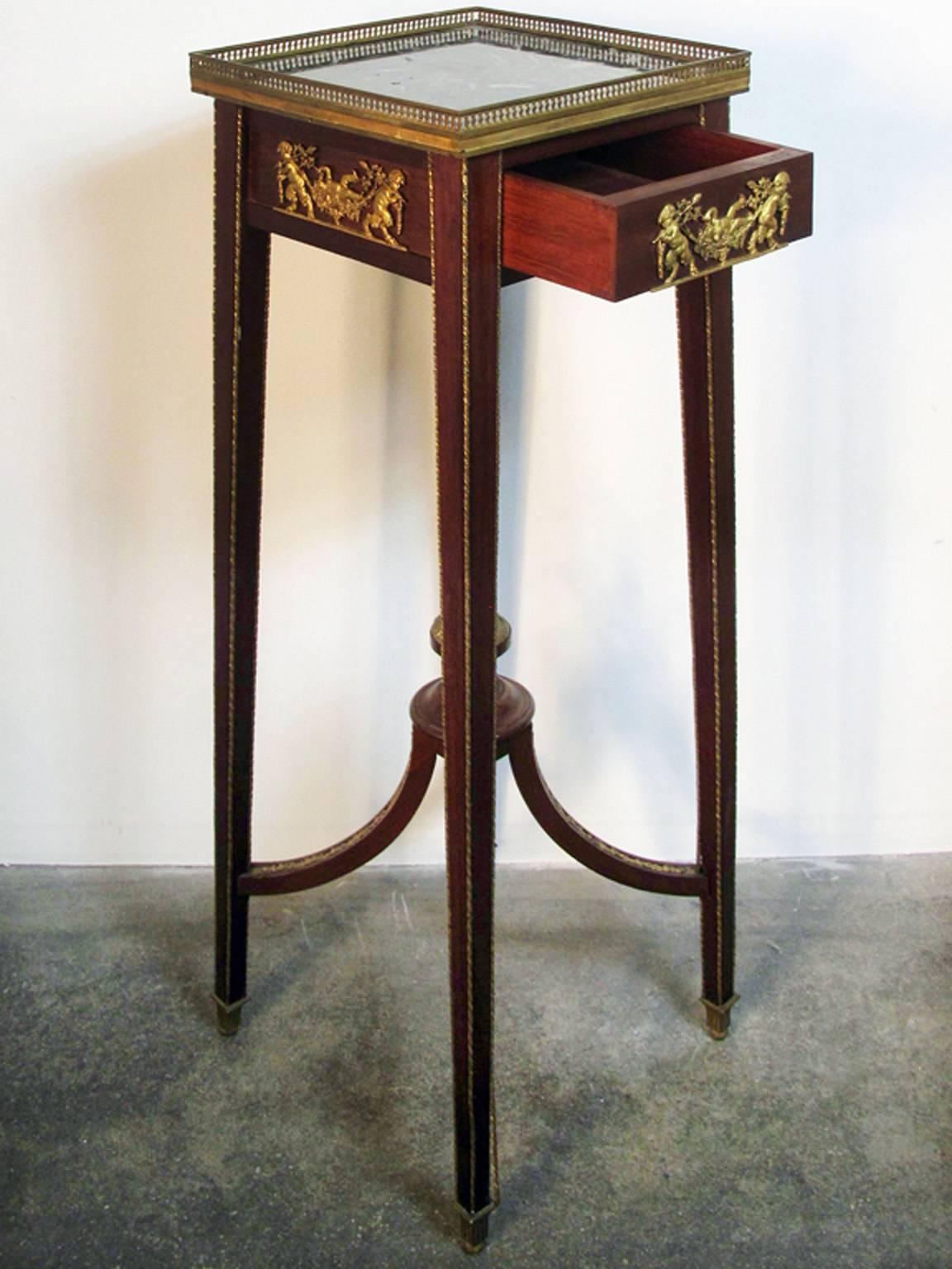 A rare antique bronze-mounted pedestal or museum Stand attributed to Francois Linke. Having the finest detail and quality typical of important objects of art at the Paris Exposition Universelle 1889 and 1900. 

A secret button underneath pops open
