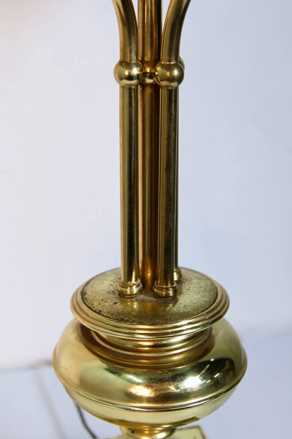 Hollywood Regency Brass Table Lamp in the Manner of Paavo Tynell For Sale 4