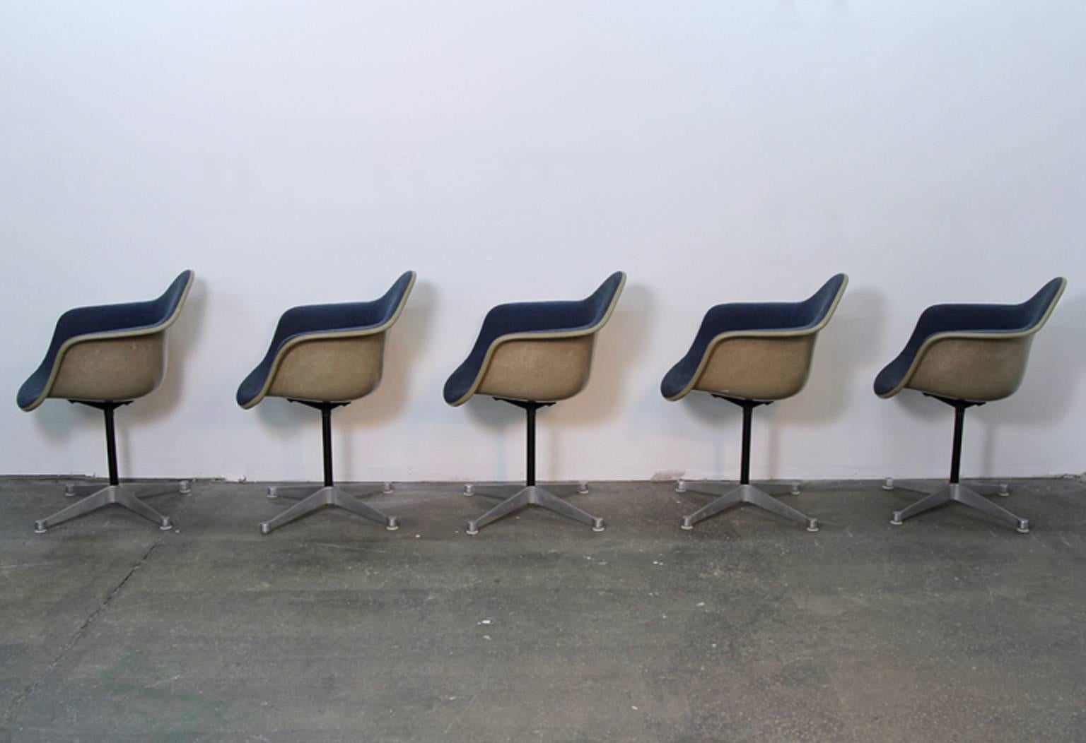Mid-20th Century Set of Ten Herman Miller Upholstered Shell Chairs on Swivel X-Bases, Mid-Century