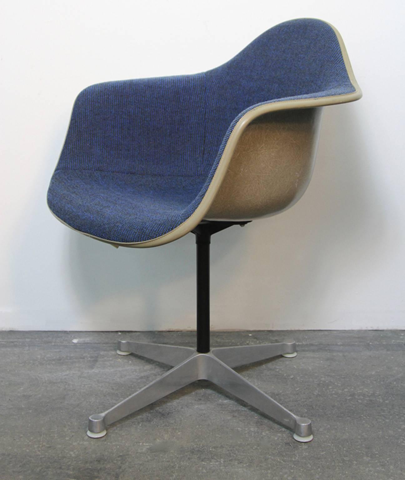 Set of Ten Herman Miller Upholstered Shell Chairs on Swivel X-Bases, Mid-Century 2