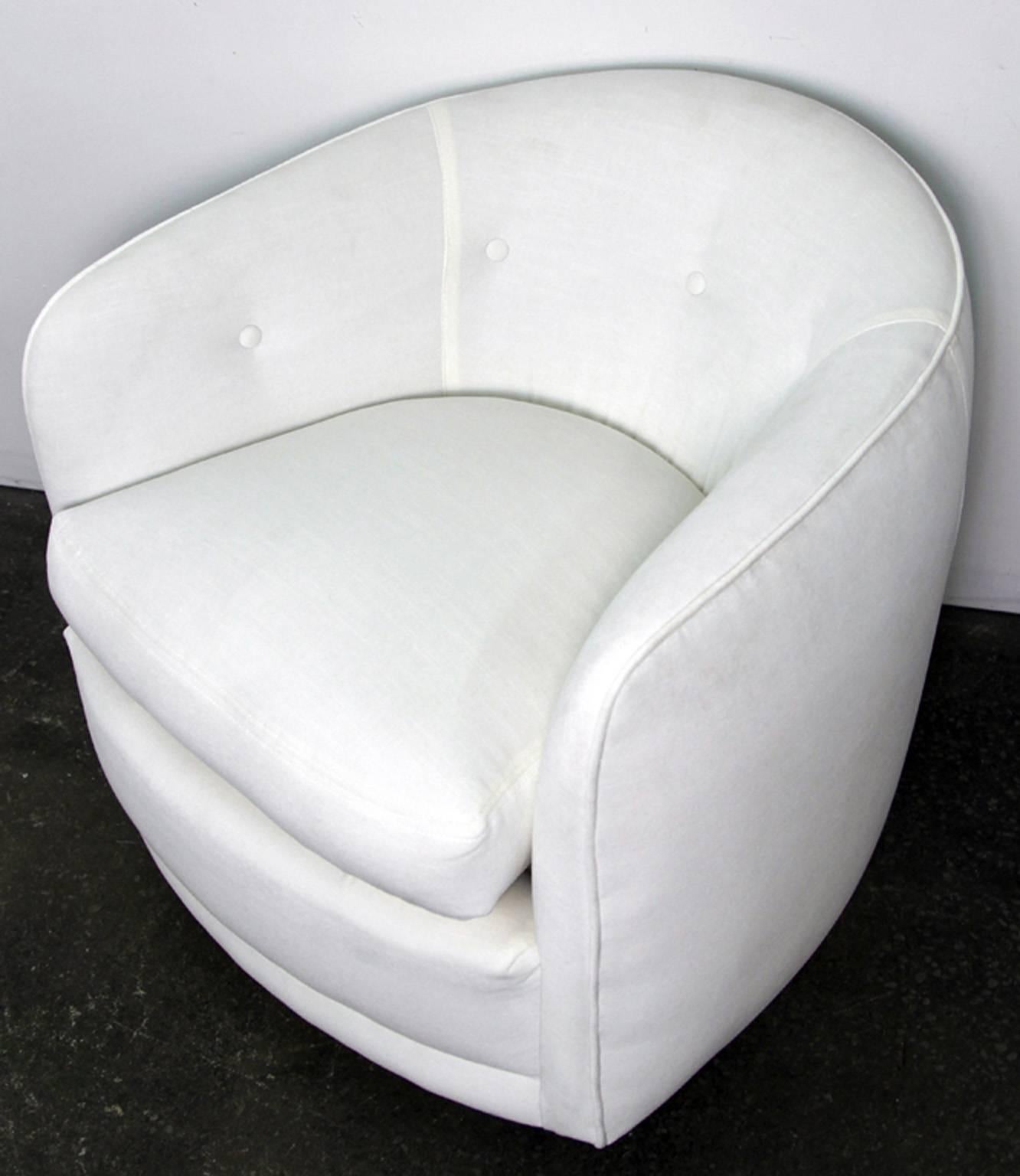 Late 20th Century Rare Pair of Milo Baughman Swivel Lounge Chairs
