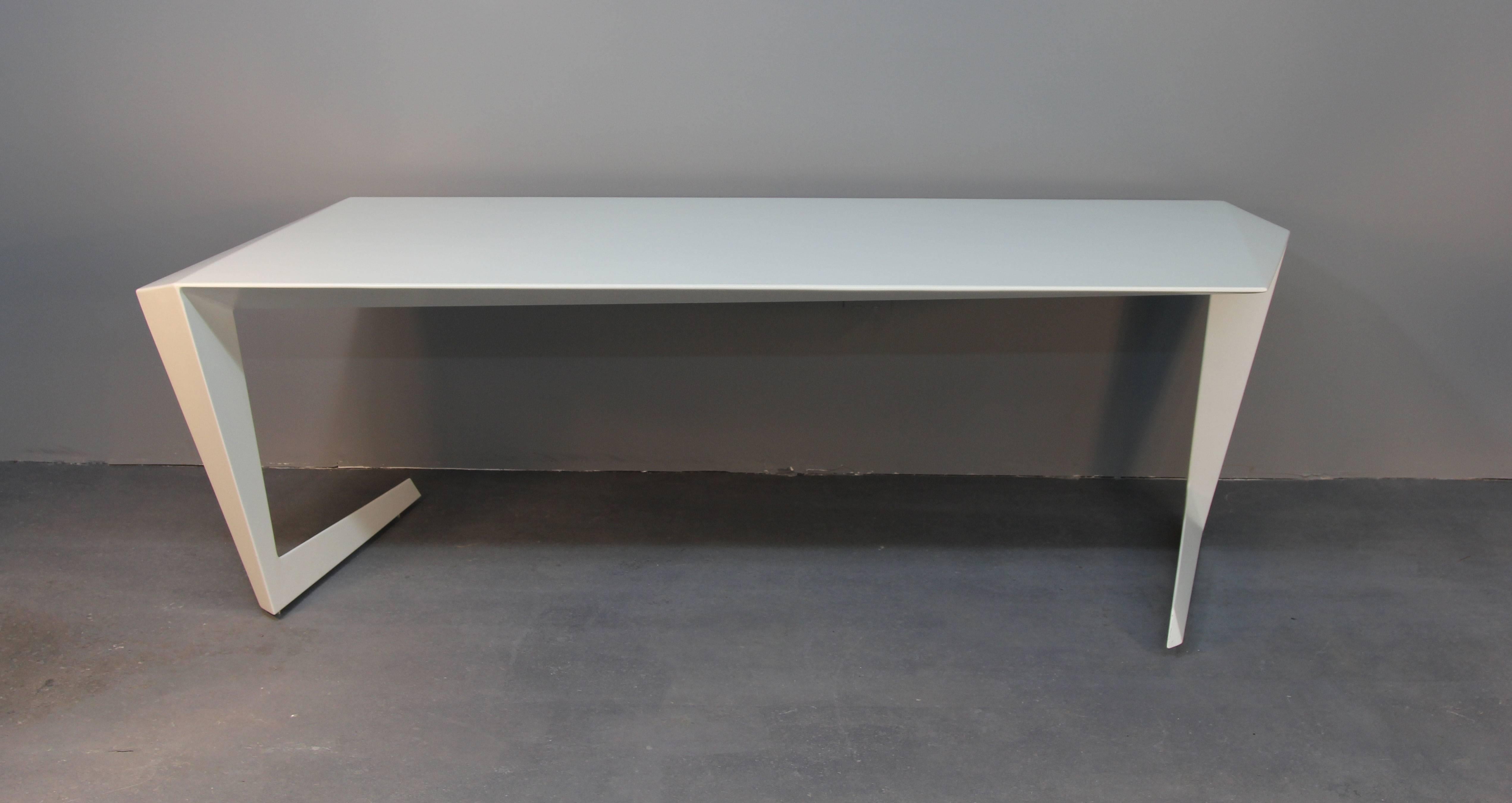 Casamania N7 Cast Aluminum Desk in White In Excellent Condition In Bridport, CT