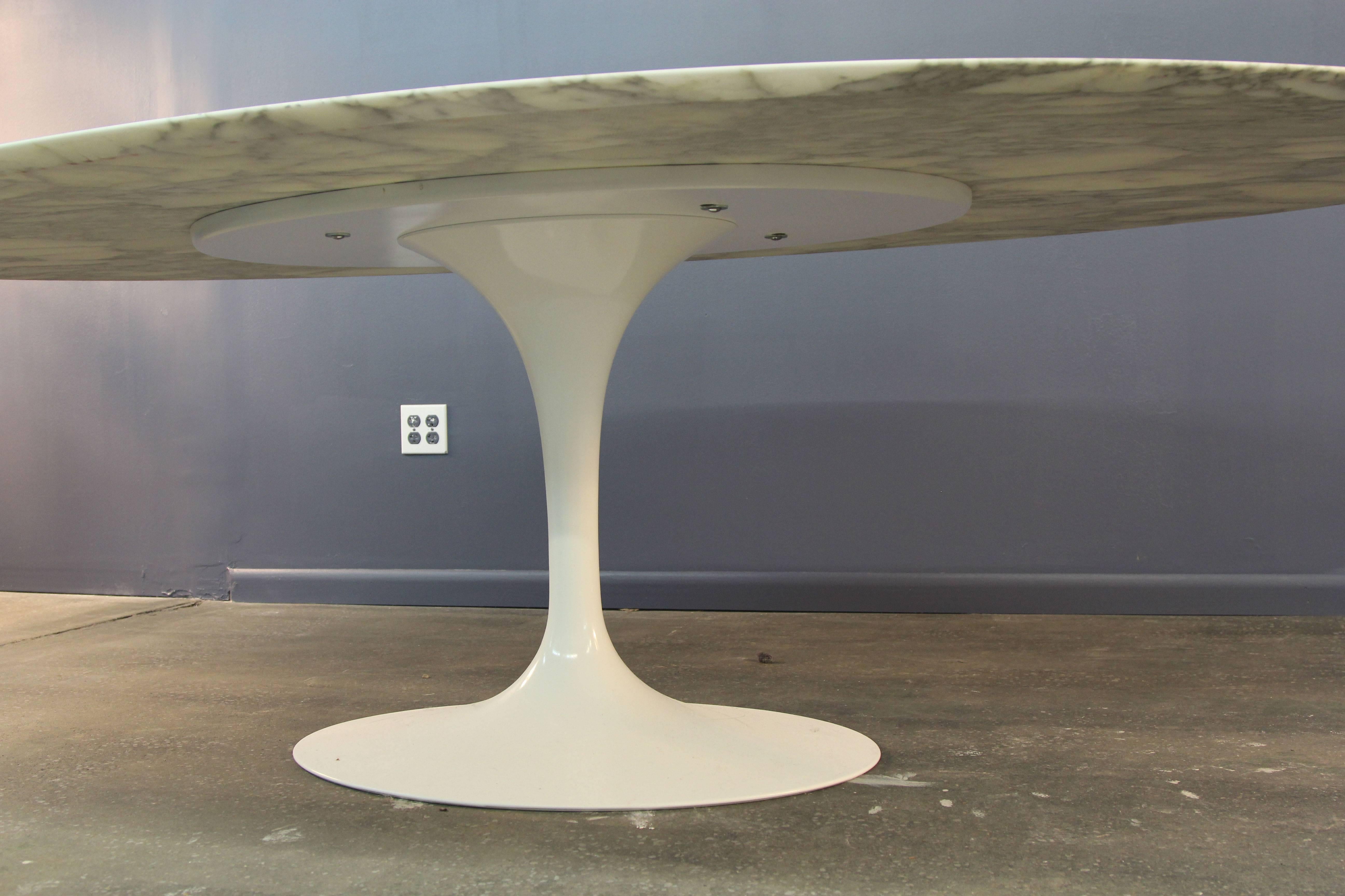 Mid-Century Modern Eero Saarinen Marble-Top Oval Dining Table for Knoll