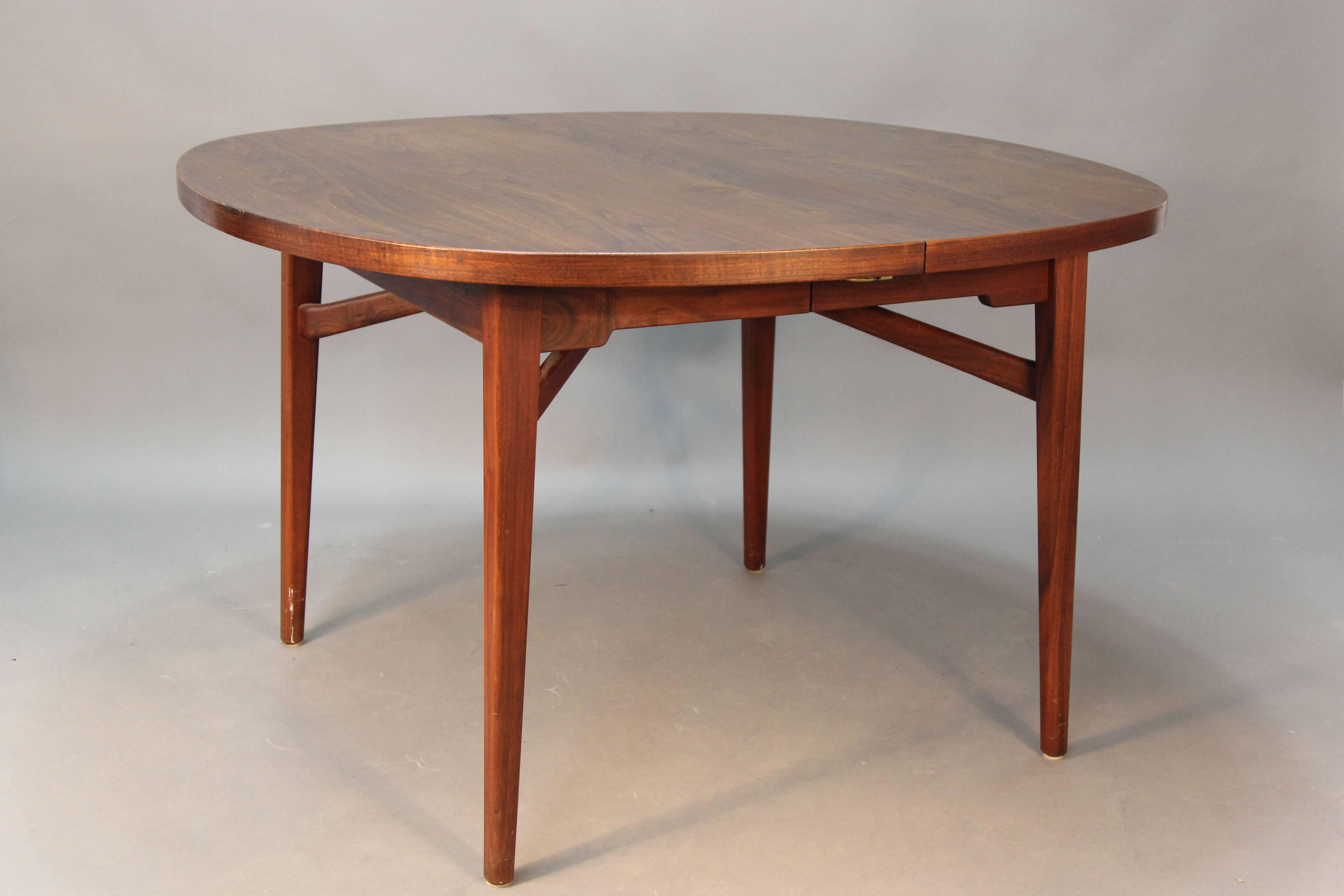 Jens Risom Walnut Floating Top Dining Table In Excellent Condition In Bridport, CT