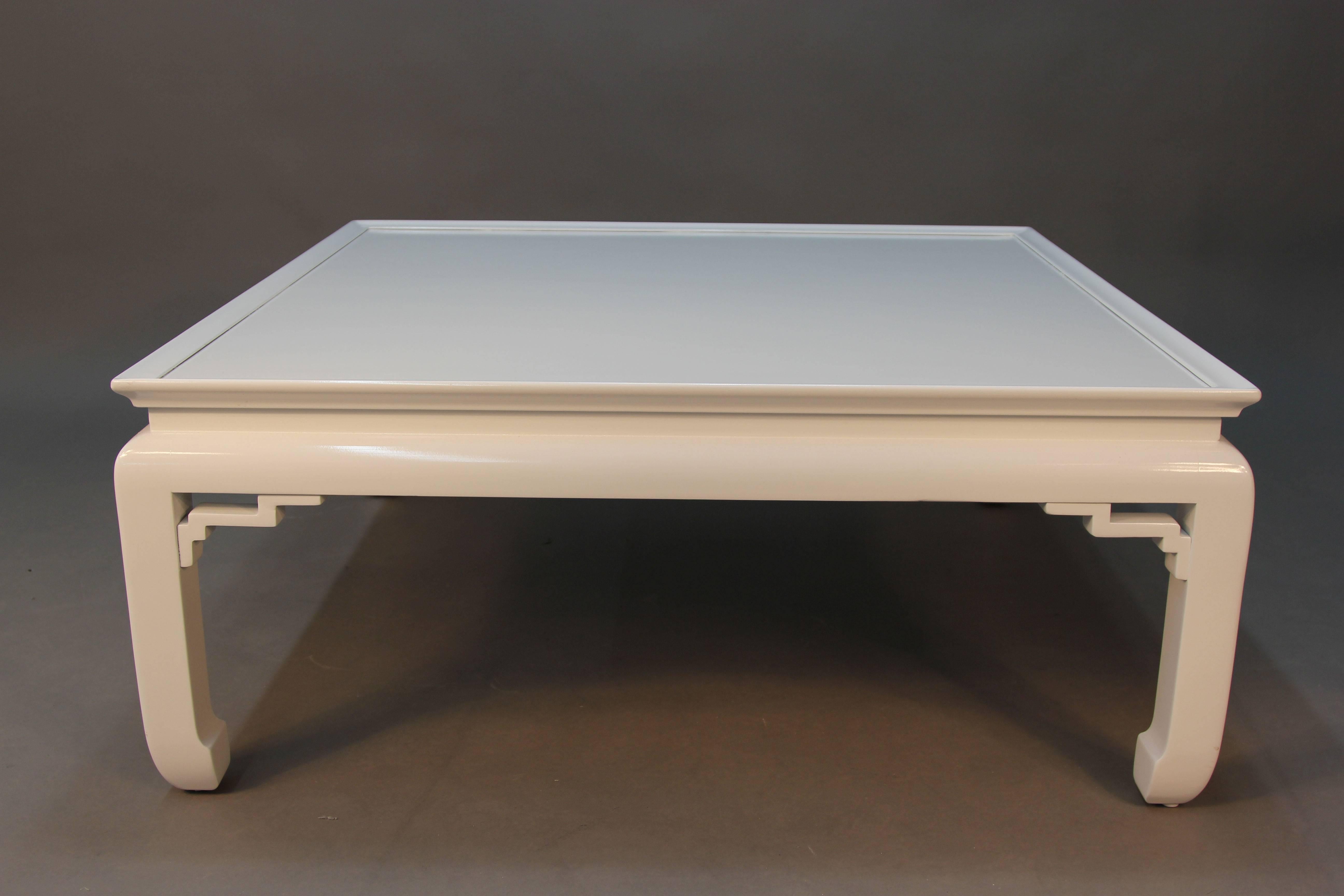 Chinese Export White Lacquered Asian Coffee Table For Sale