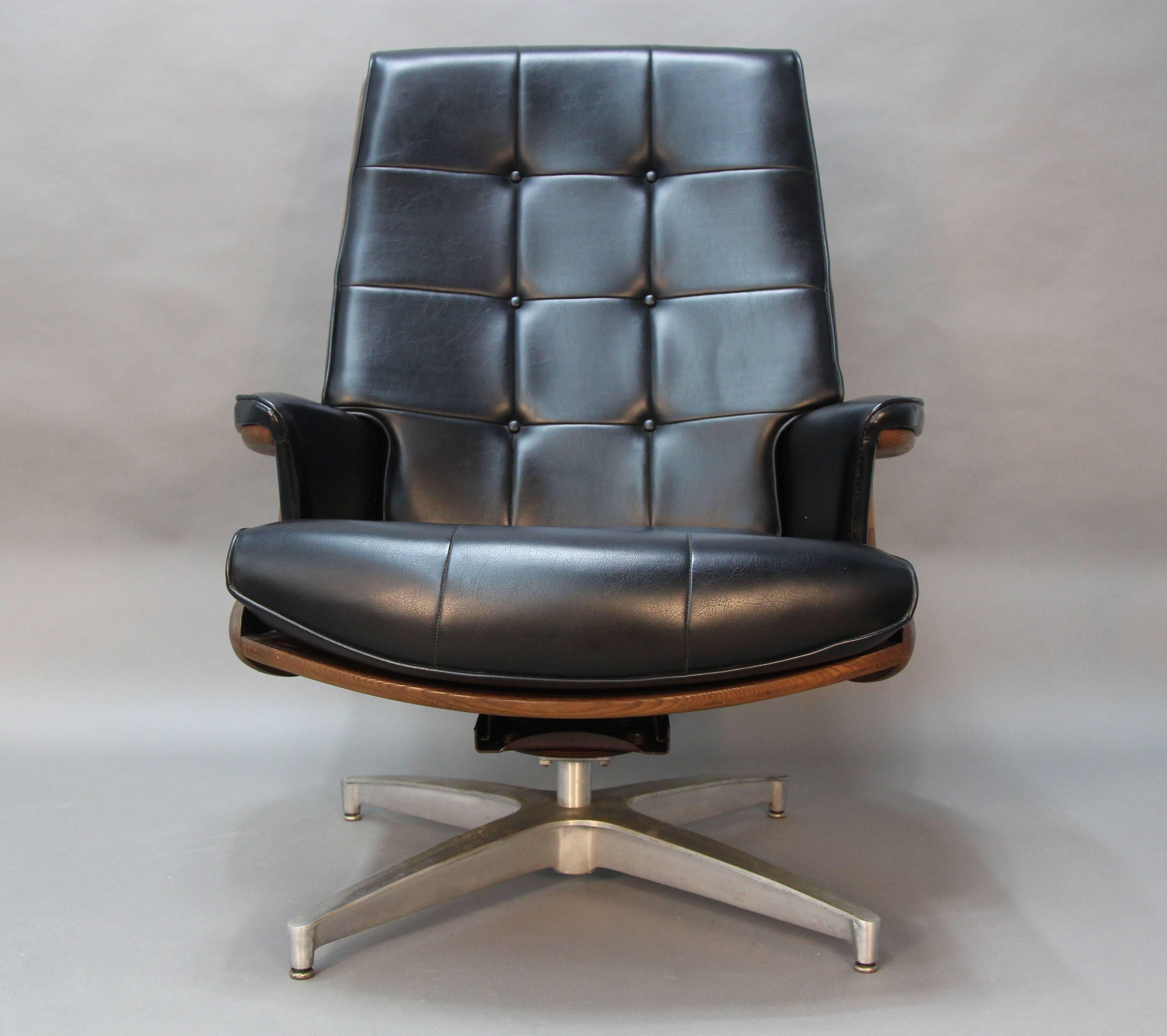 Mid-20th Century Heywood-Wakefield Lounge Chair and Ottoman