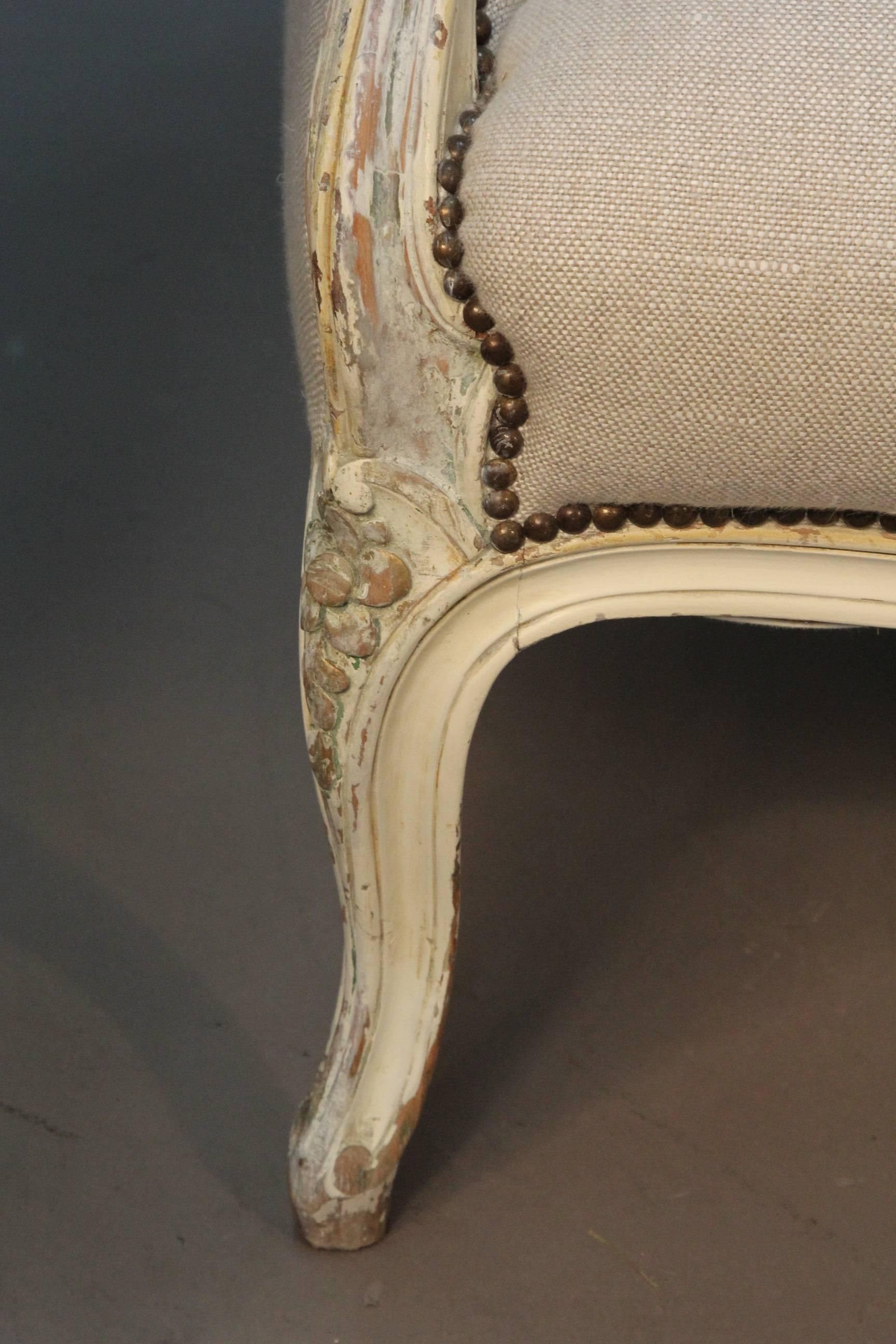 Louis XV Style French Painted Sofa or Settee in Belgian Linen For Sale 2