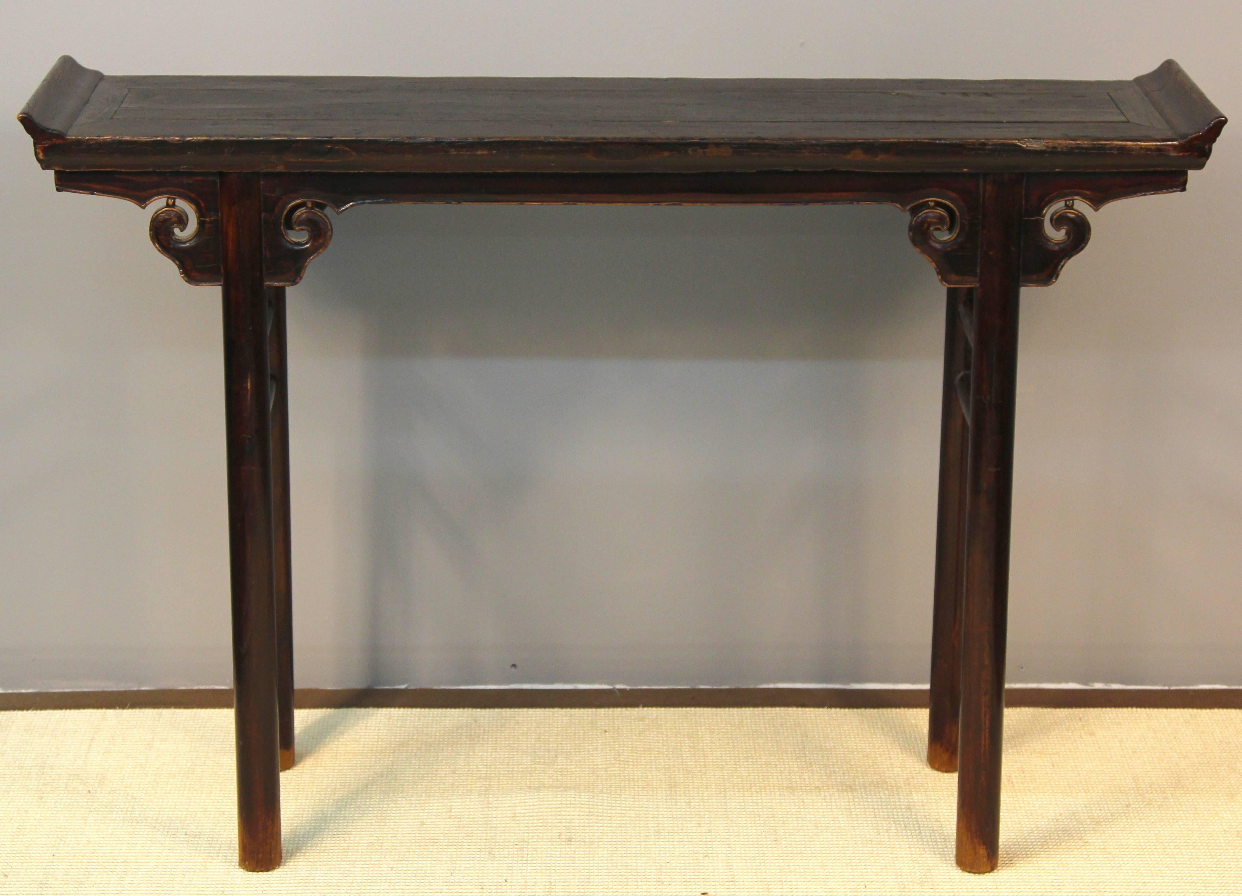 Beautifully proportioned antique Chinese elmwood altar table with double eat spandrels and mortise and tenon joinery, in original surface. Shanxi Province. A fine example in a versatile size, which would make a stylish addition to any smaller space.