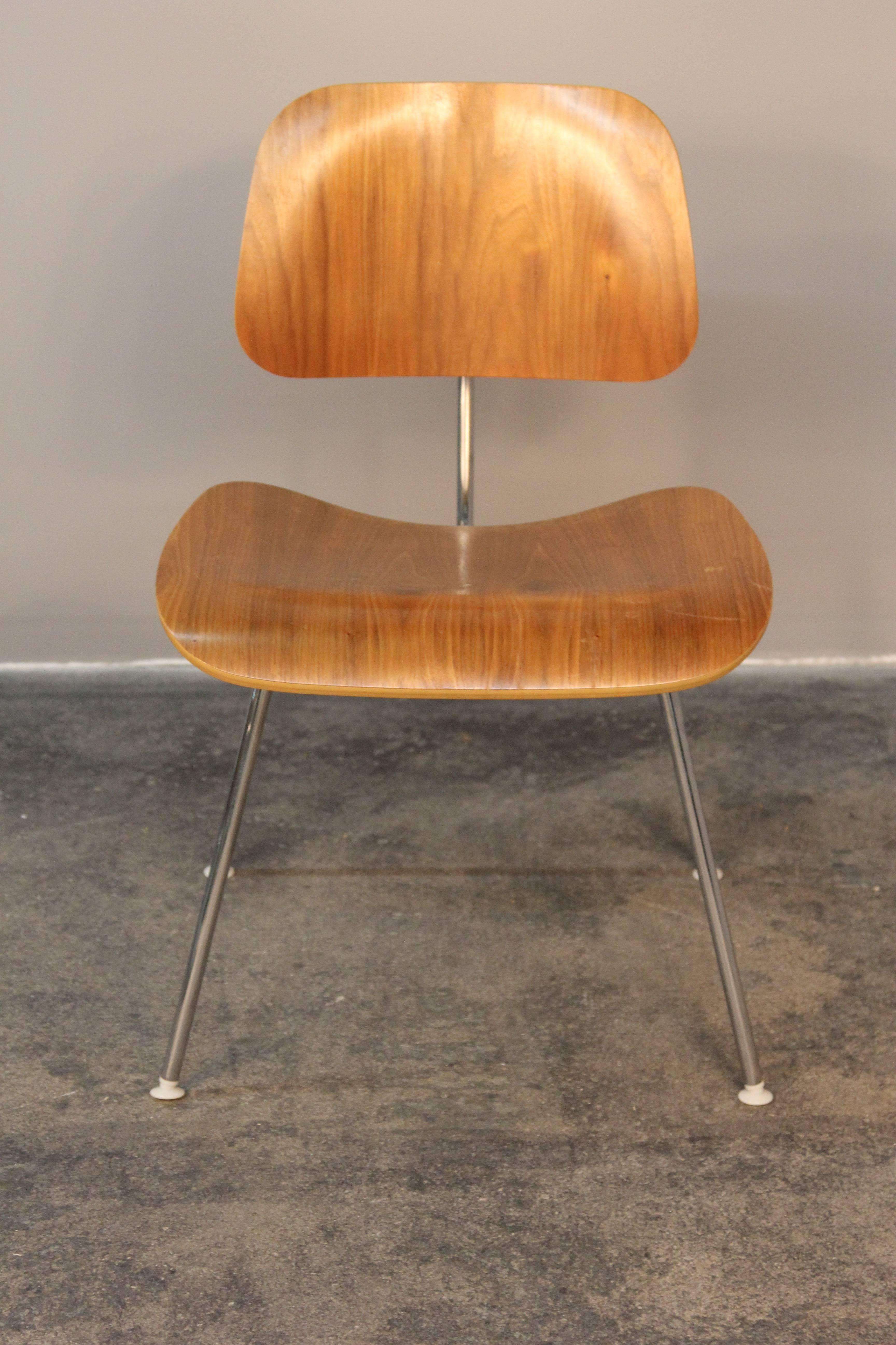 Set of Four Eames DCM Chairs for Herman Miller In Excellent Condition In Bridport, CT