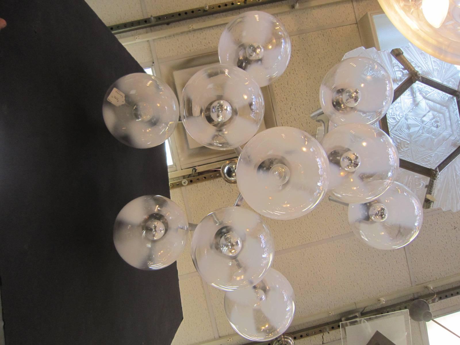 Großer italienischer mundgeblasener Kronleuchter mit zehn Lichtern aus der Mitte des Jahrhunderts, Fonderal im Angebot 3