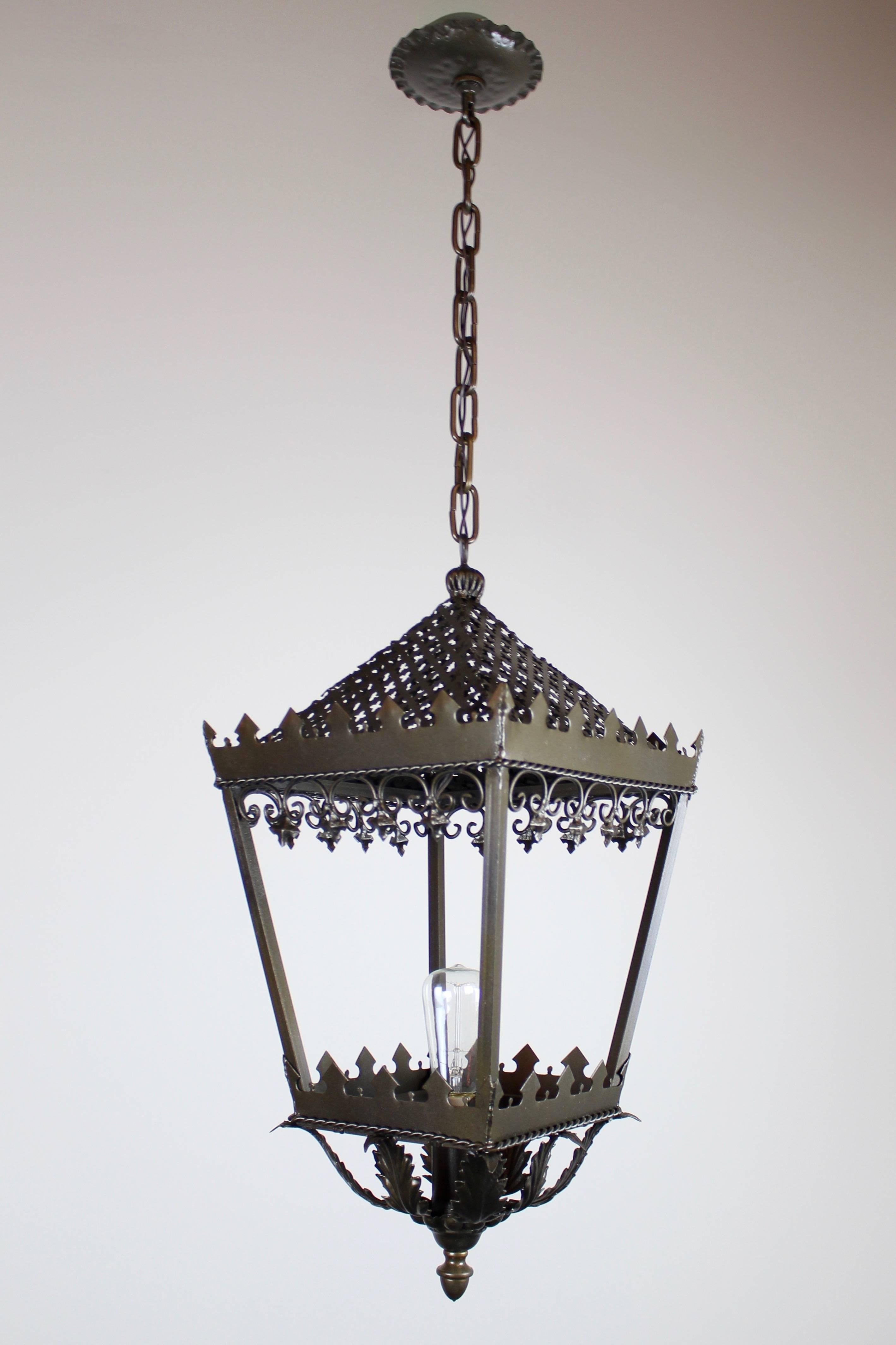 Early 20th Century Gothic Style Single Bulb Brass Lantern For Sale