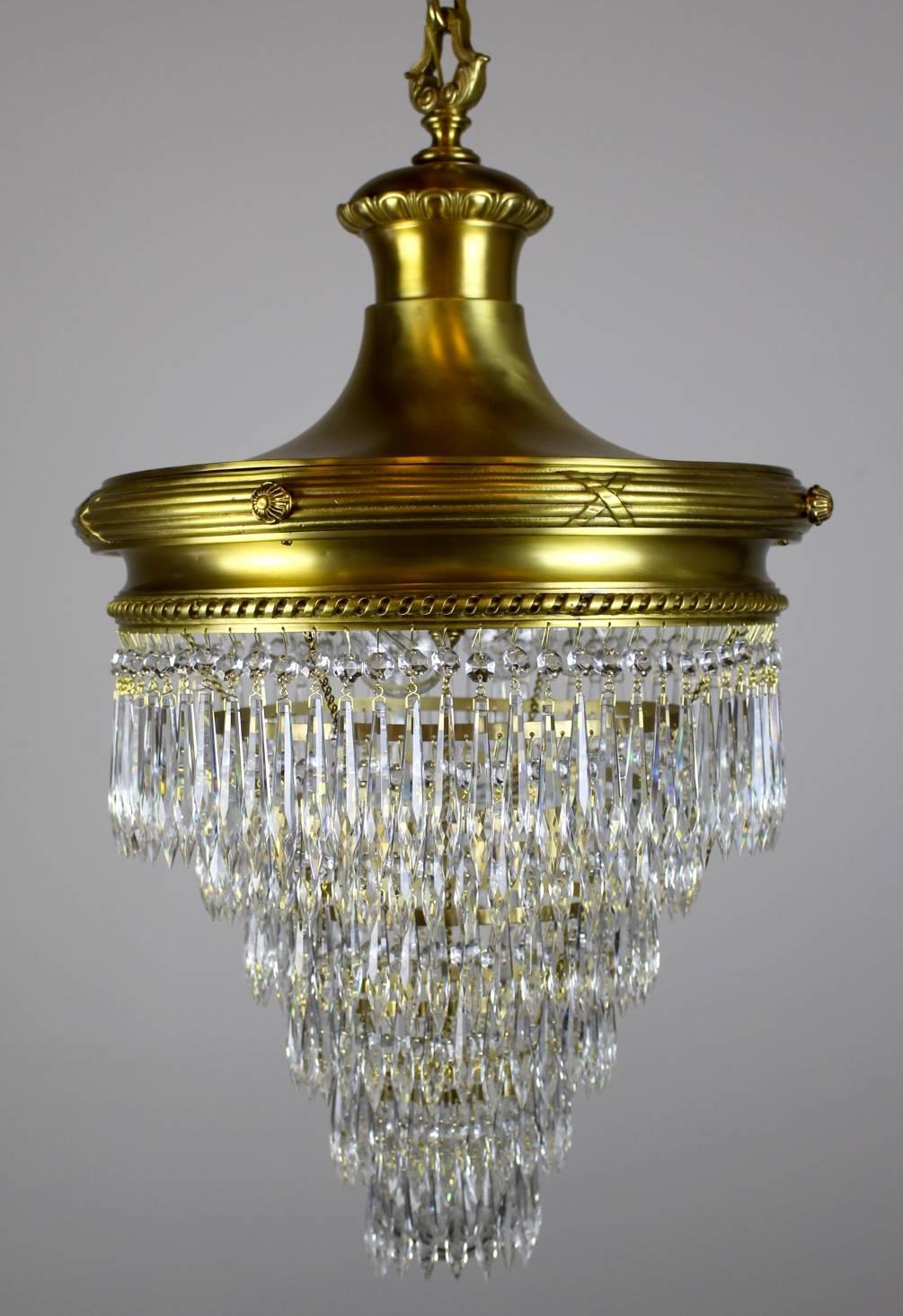 'Wedding Cake' Chandelier by R. Williamson In Excellent Condition For Sale In Vancouver, BC