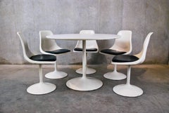 MCM Set of Saarinen Style Table and Chairs