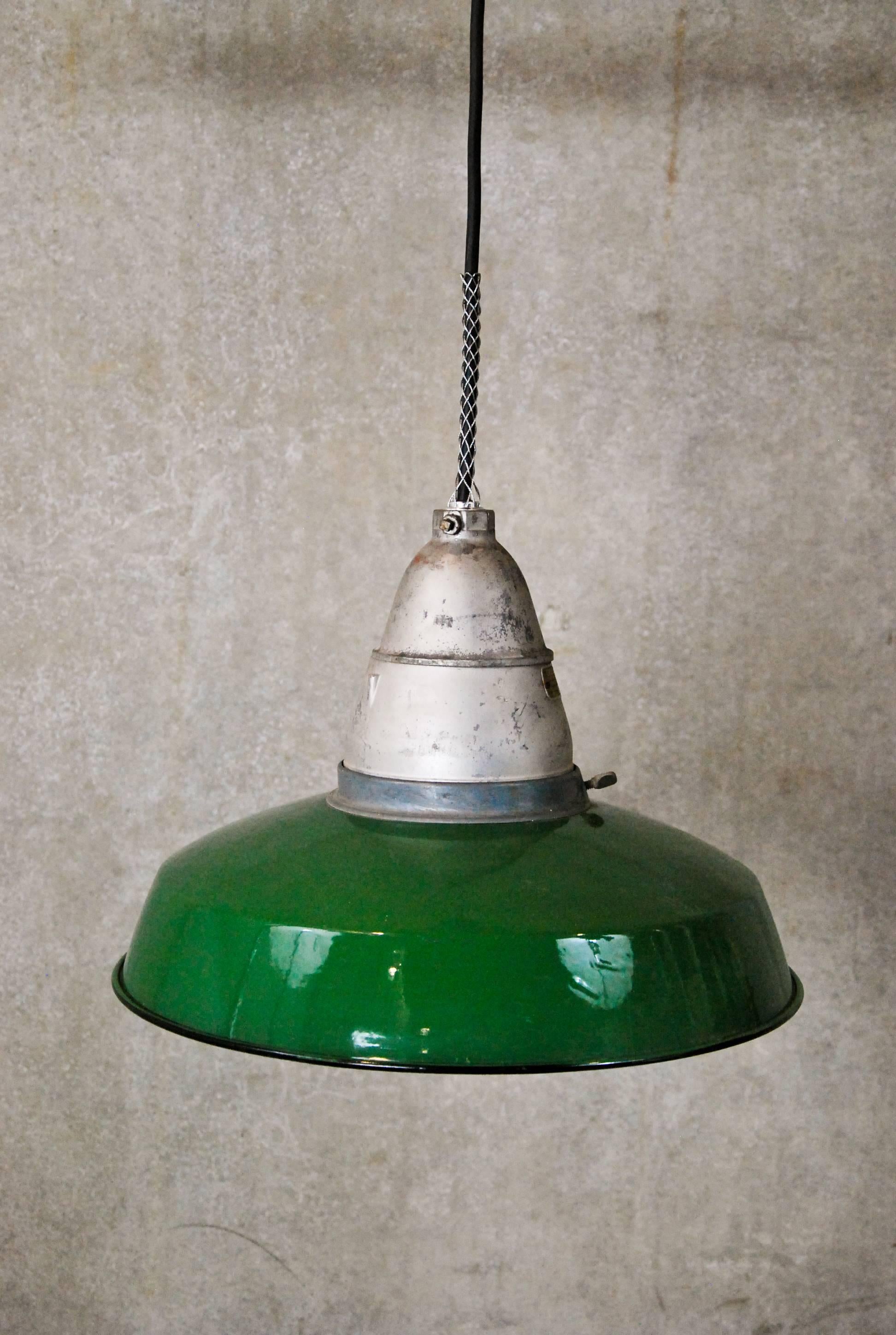 We have 20+ lights made by the Crouse Hind Co., used for industrial application in warehouses and factories.
This lights were salvaged from a factory in Chicago and have been rewired on 8 ft black cable with full CSA credential certified testing.