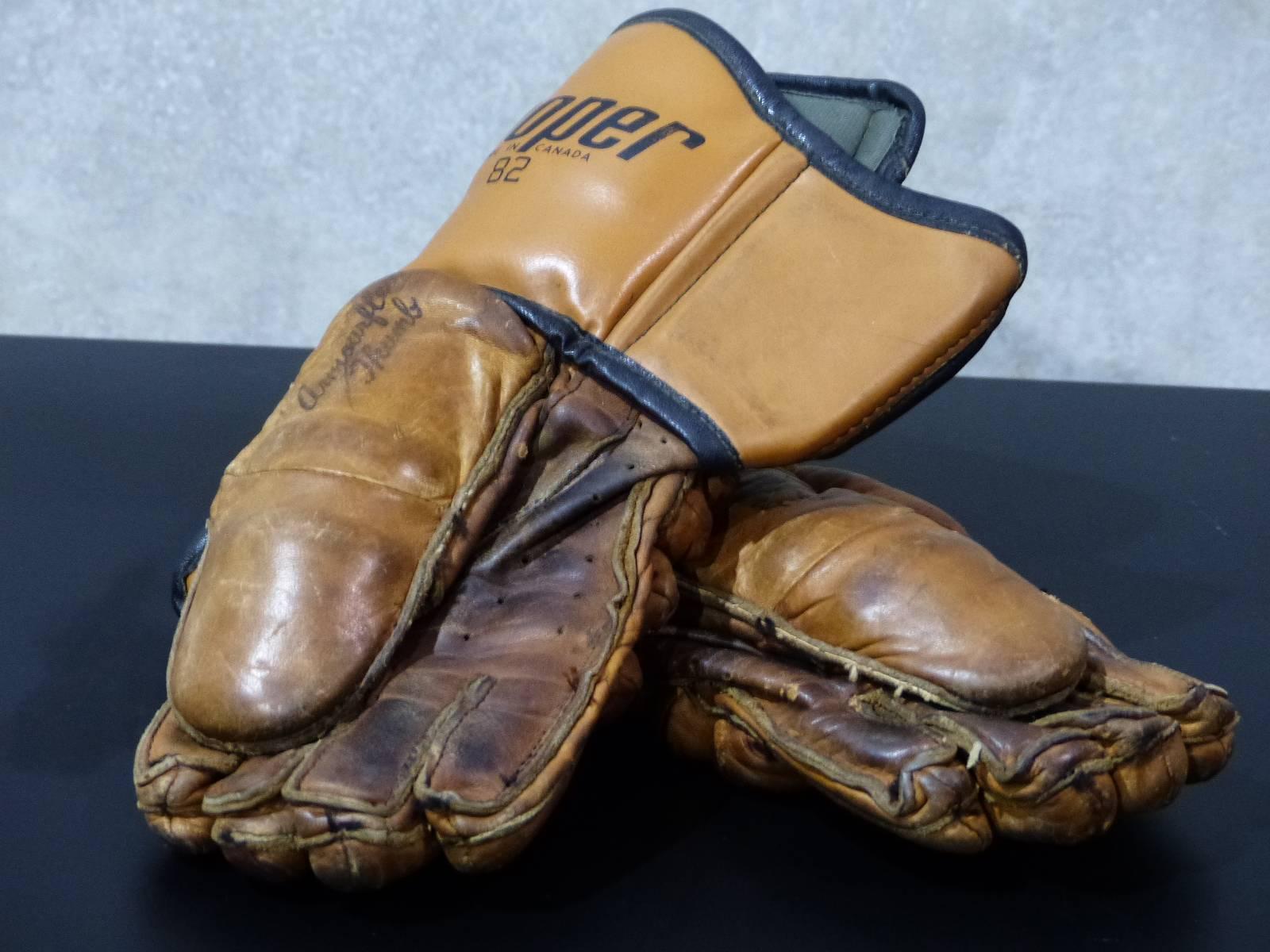 vintage leather hockey gloves