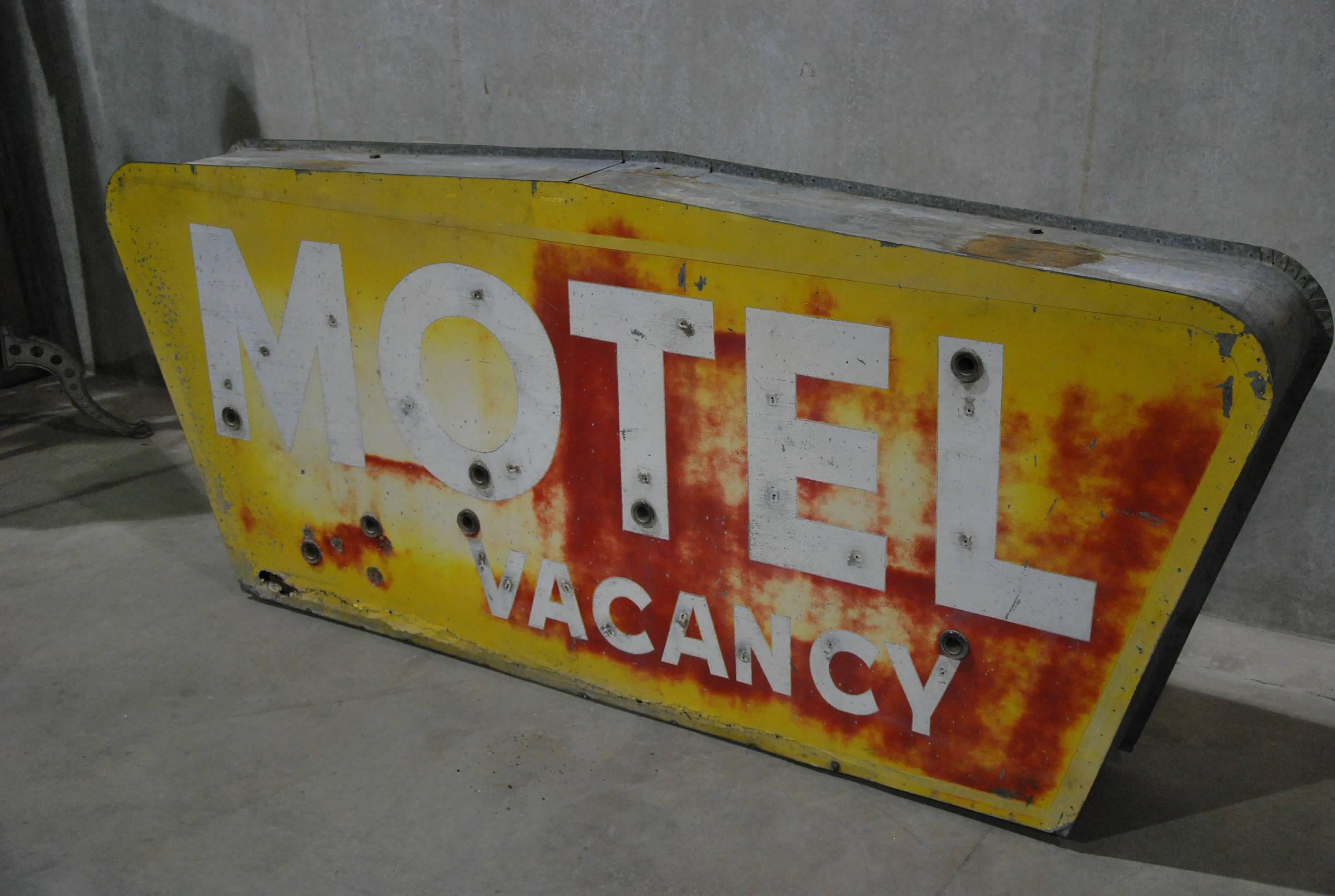 1940 Two-Sided Neon Motel Sign In Good Condition In Surrey, BC