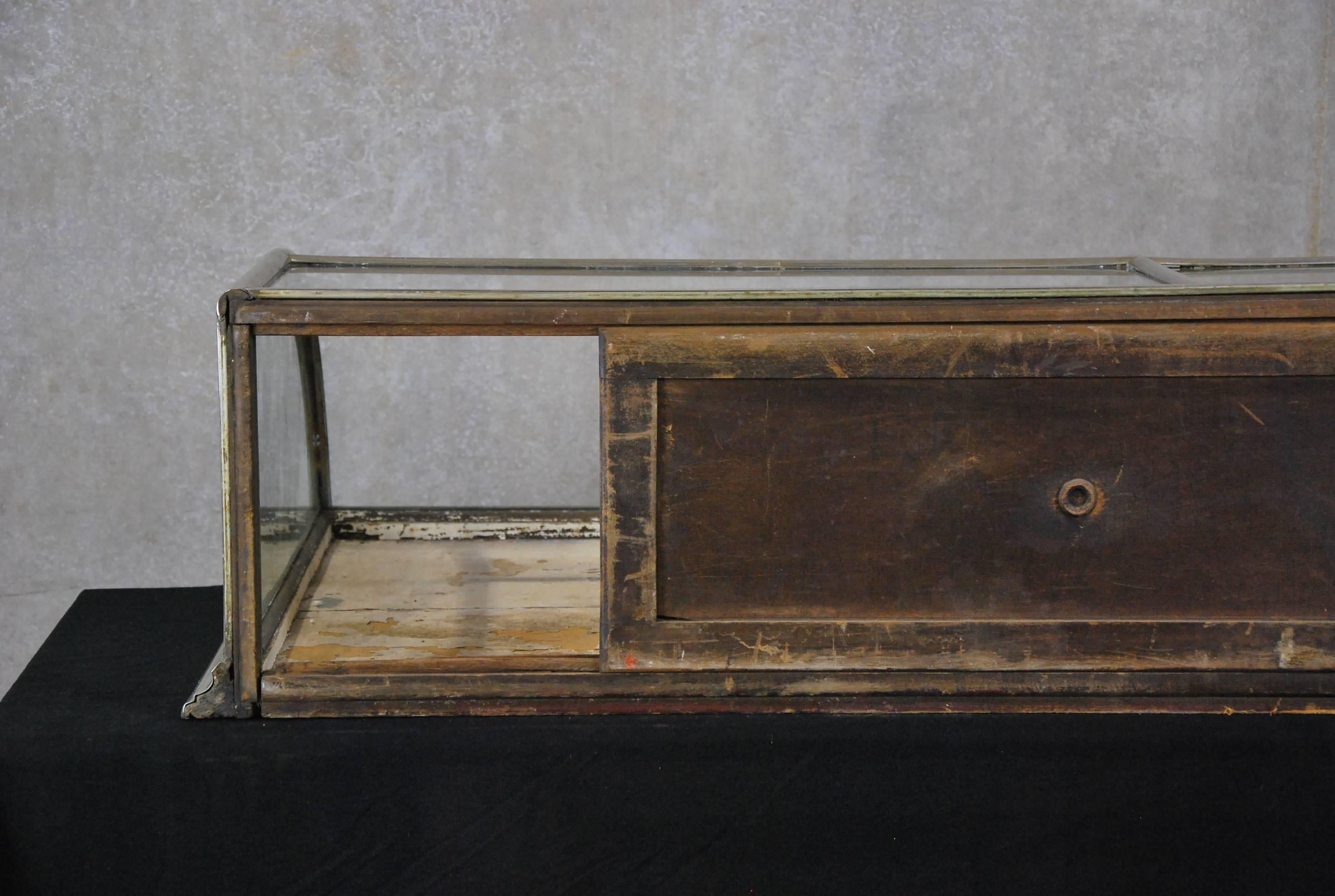 Late Victorian Curved Glass Counter Top Nickel Showcase Display