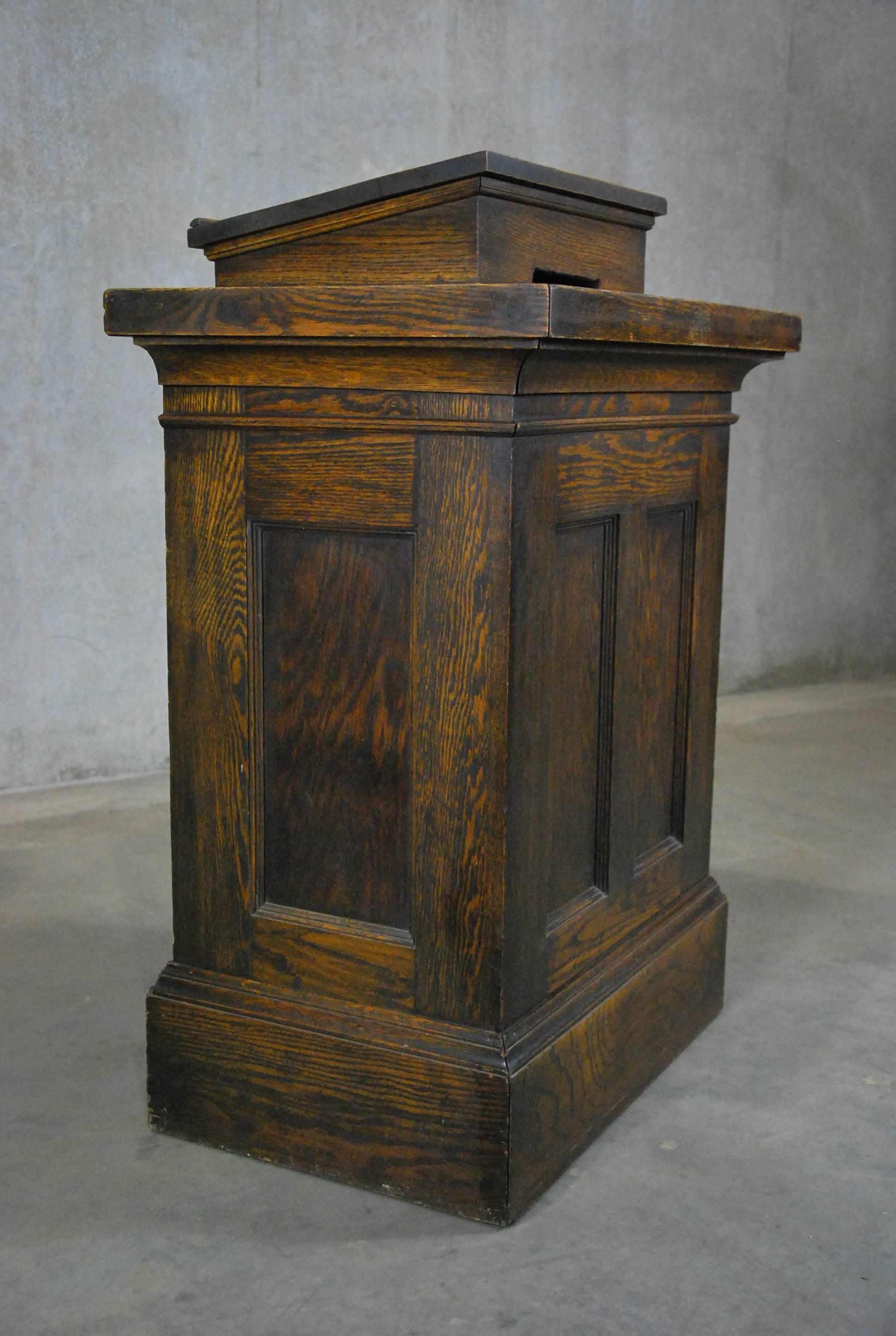 American Craftsman 1920 Oak Lectern or Hostess Stand