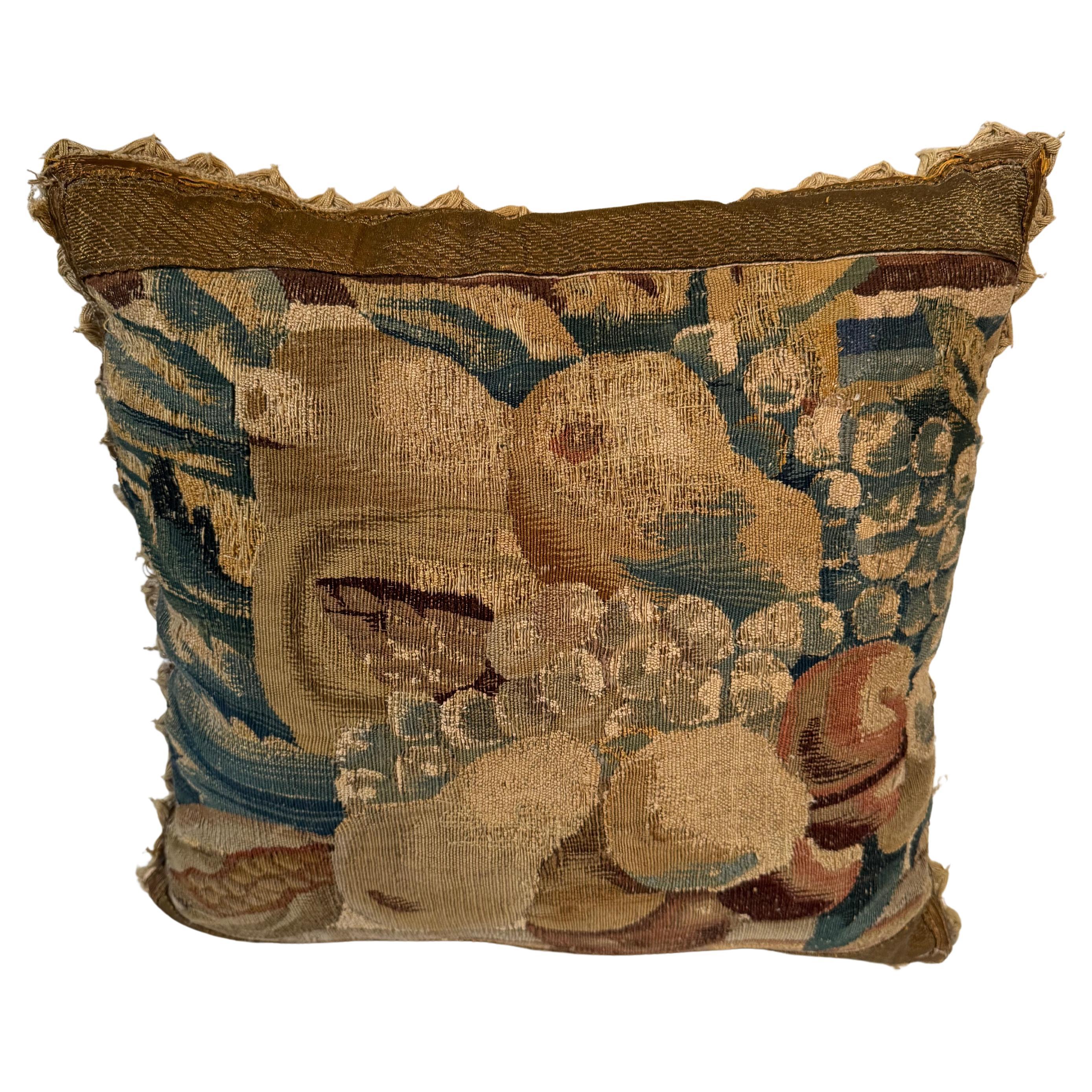 Oreiller en tapisserie de Bruxelles du 17e siècle