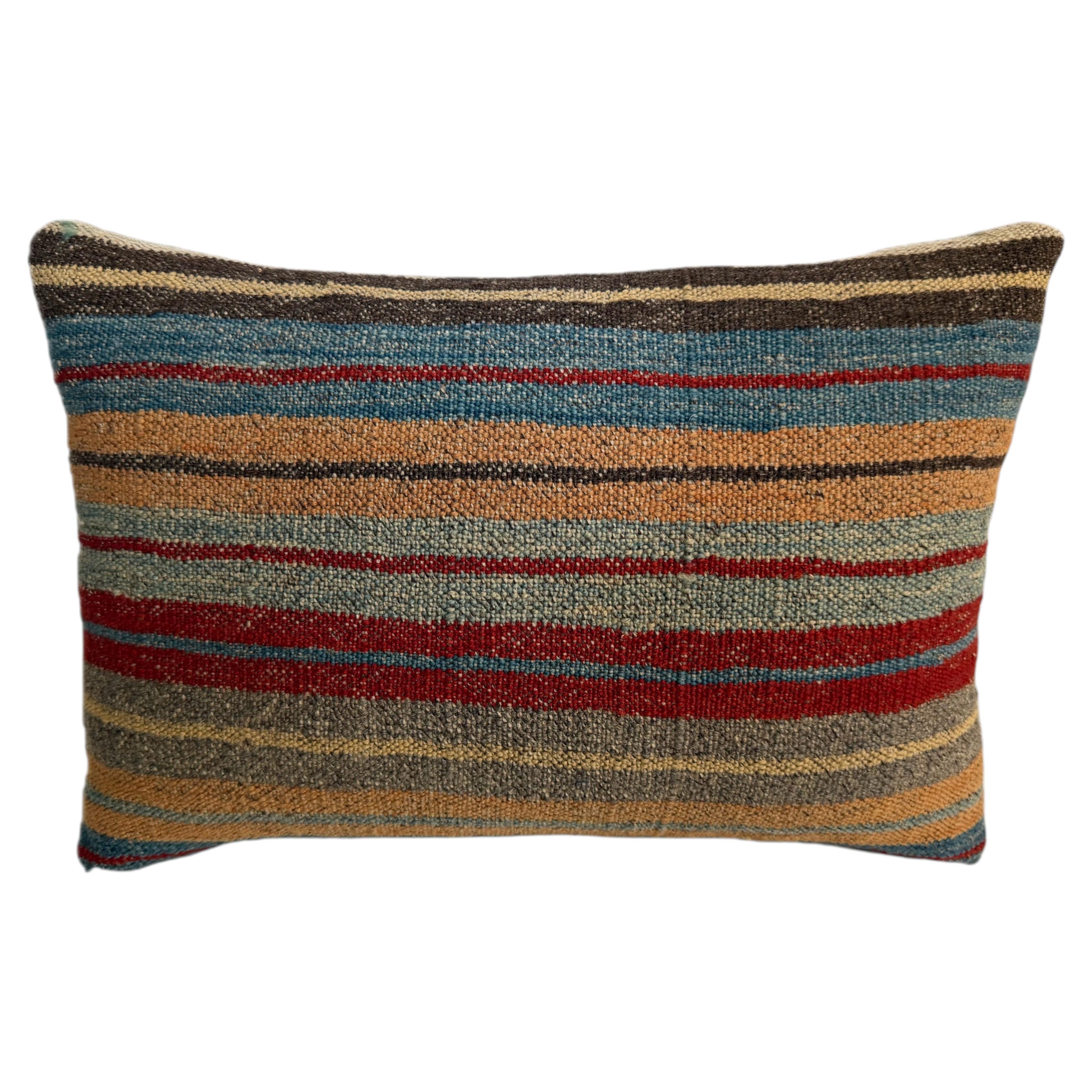 Cojín antiguo de kilim turco de lana a rayas del siglo XIX