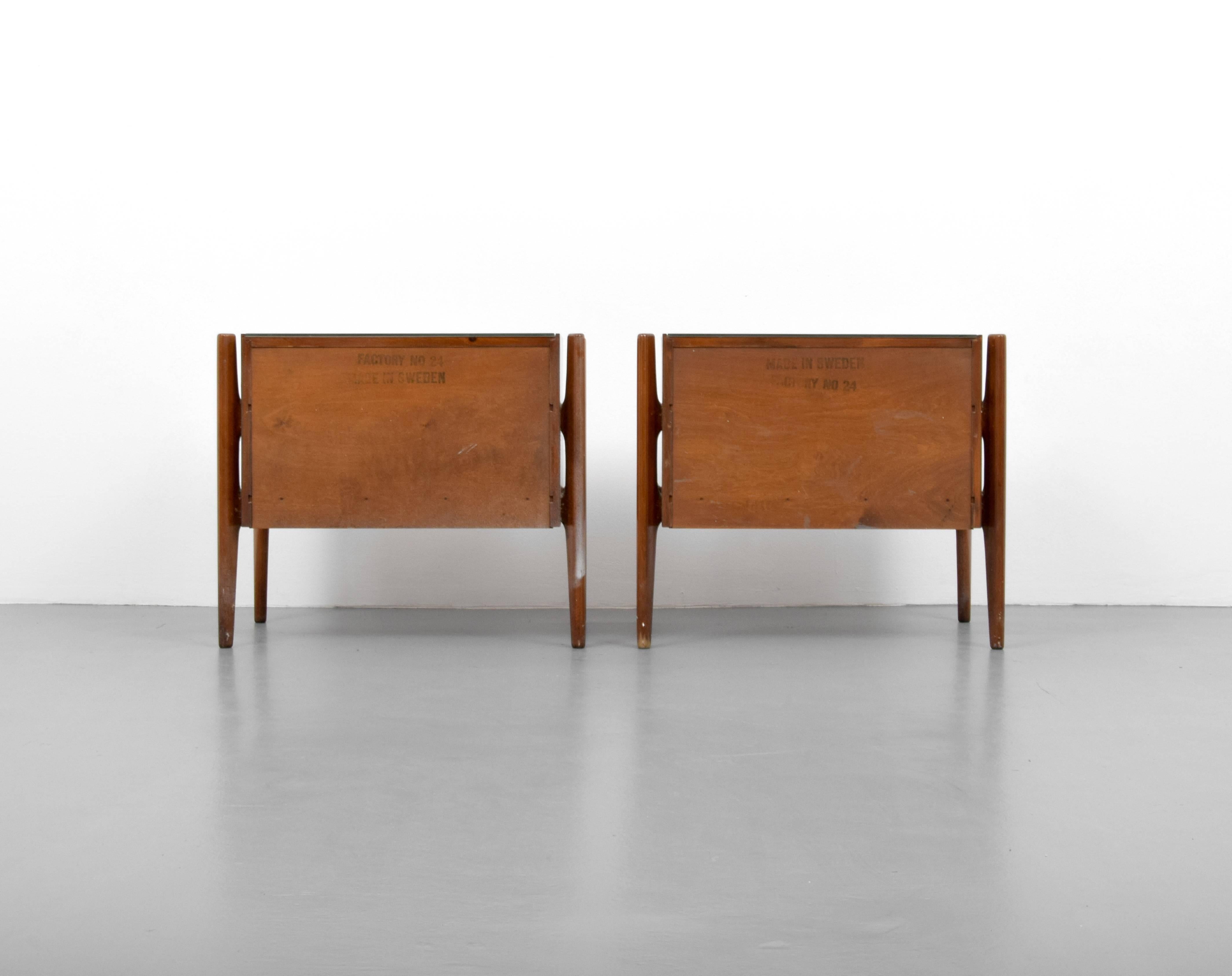 Mid-20th Century Pair of William Hinn Nightstands For Sale