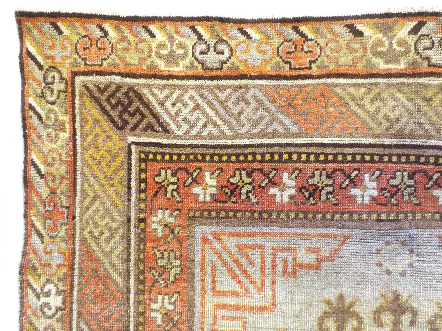 Antiker Khotan-Teppich im Zustand „Gut“ im Angebot in Los Angeles, CA