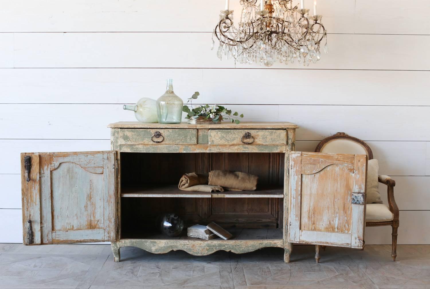 Antique Sideboard in Old Pine, 1800 In Good Condition In Los Angeles, CA