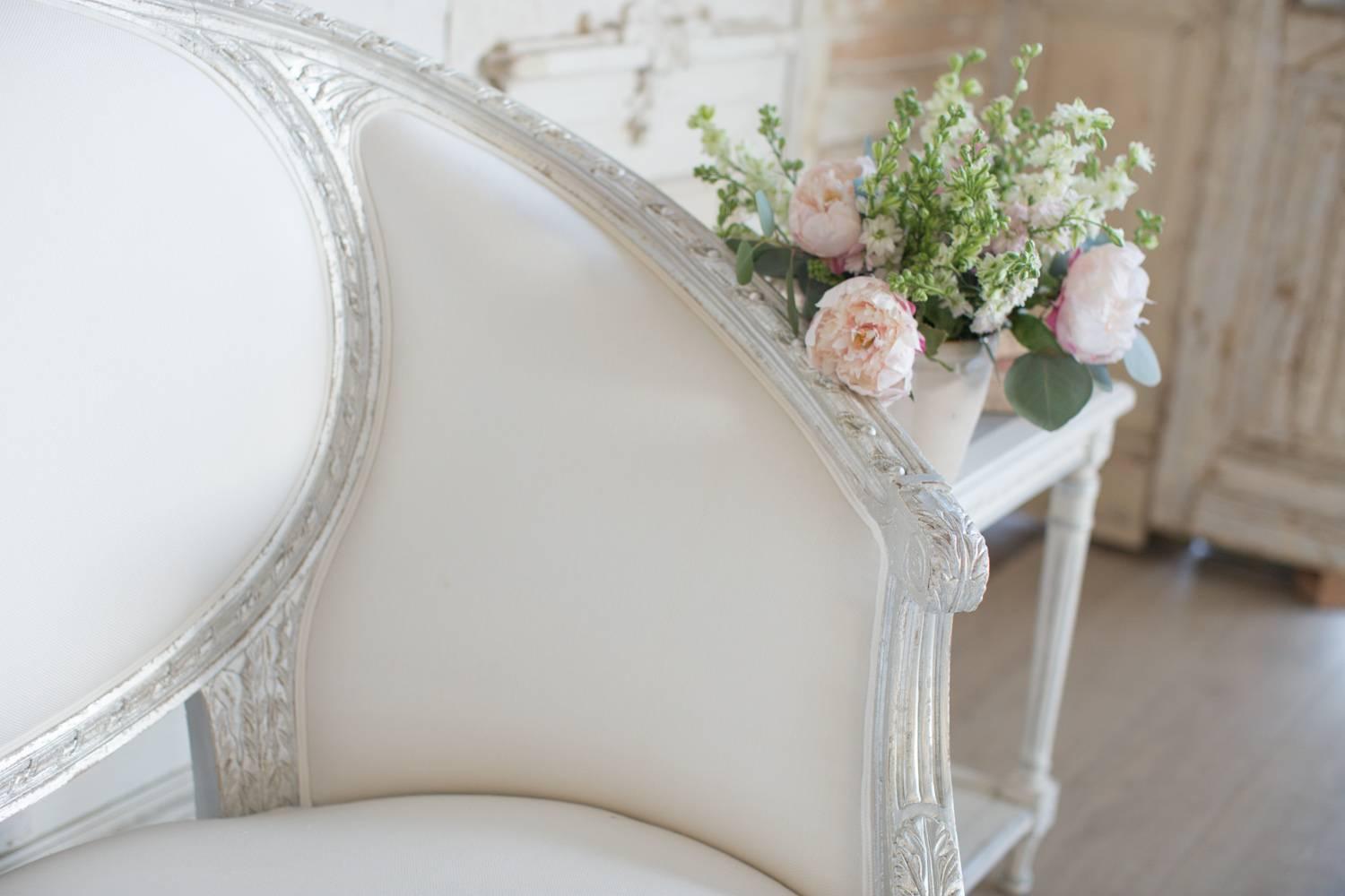 American Versailles Canape Sofa in Silver Lea For Sale