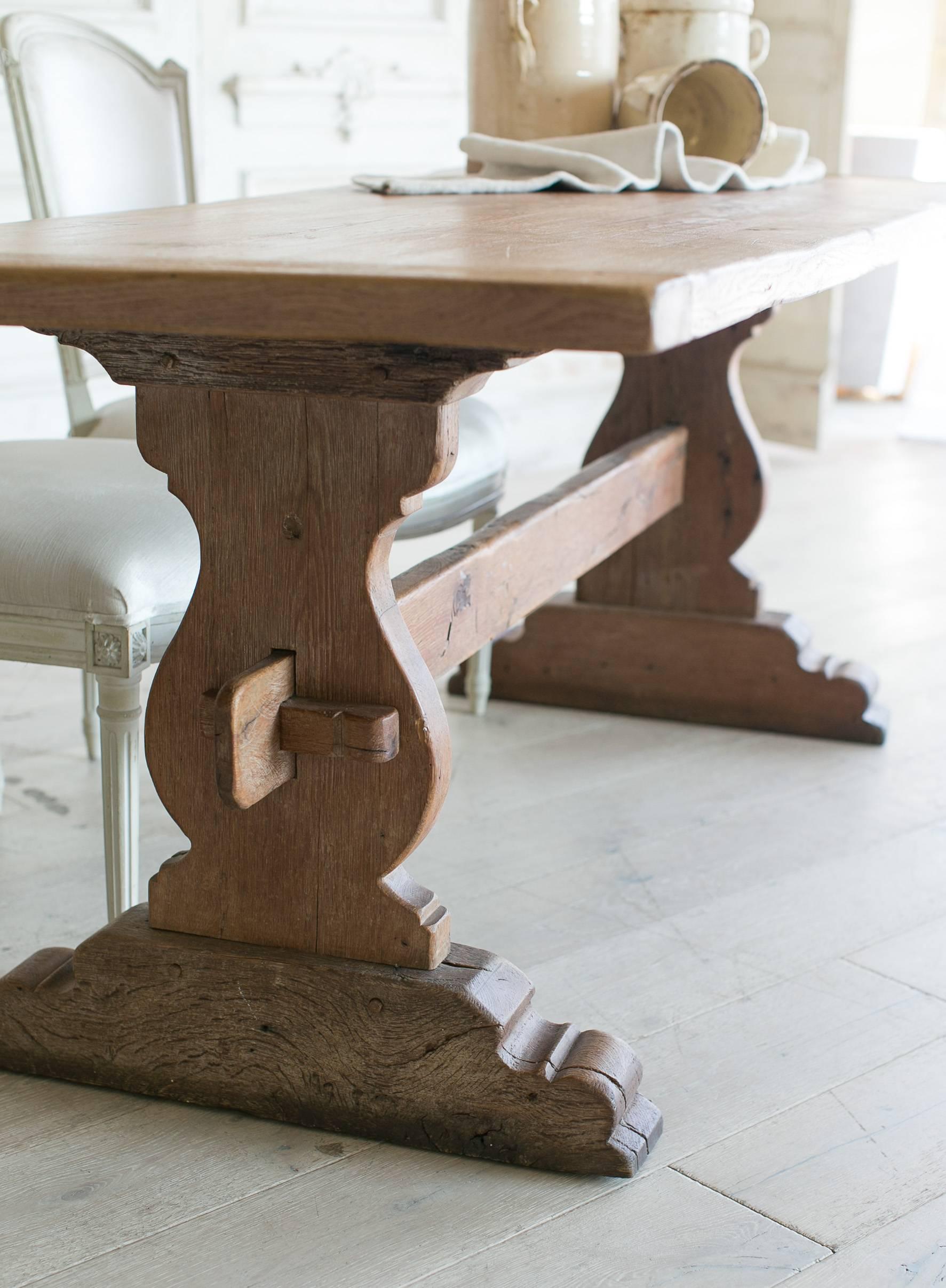 Early 20th Century Vintage Oak Dining Table 2