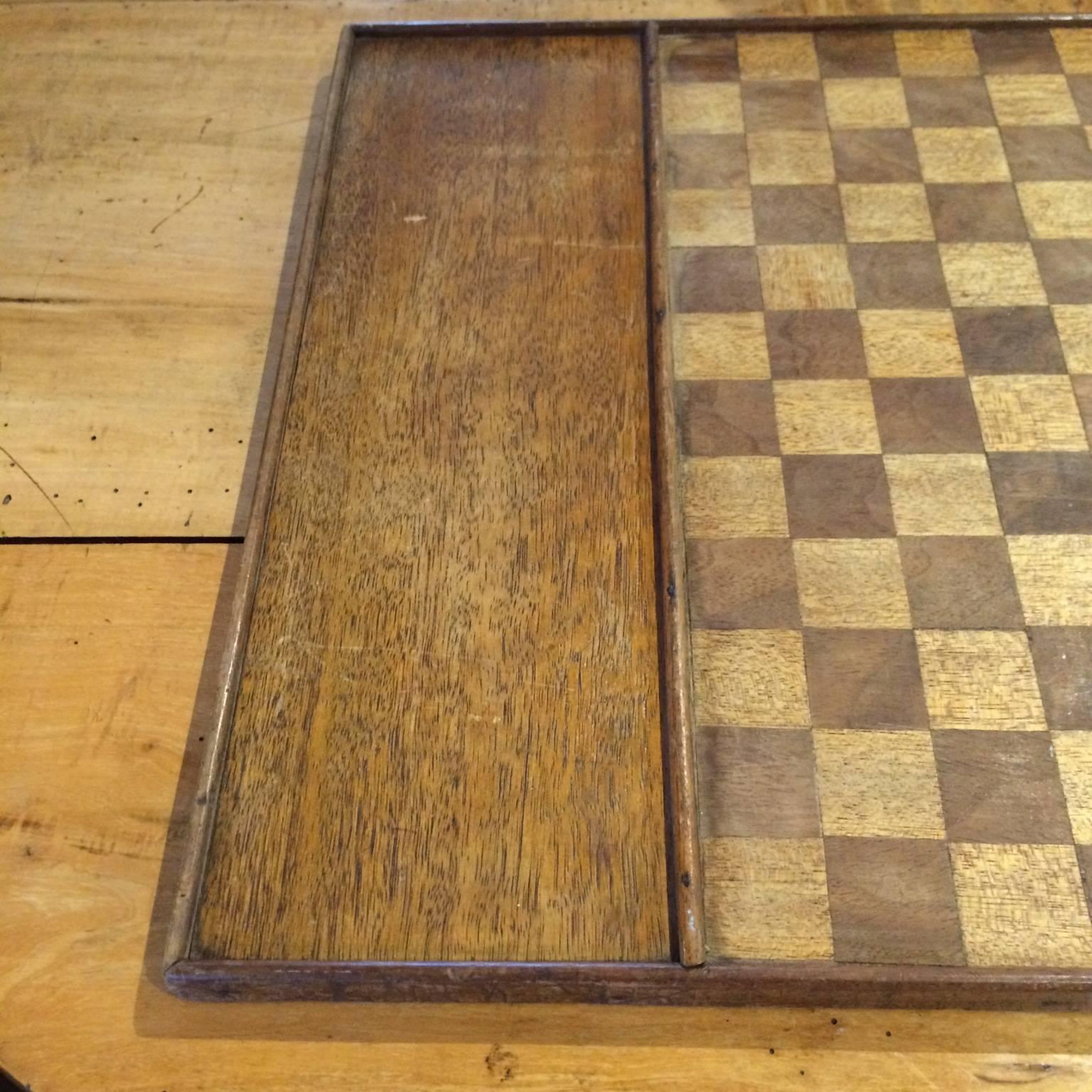 Double-Sided Gameboard with Parcheesi and Draughts 1
