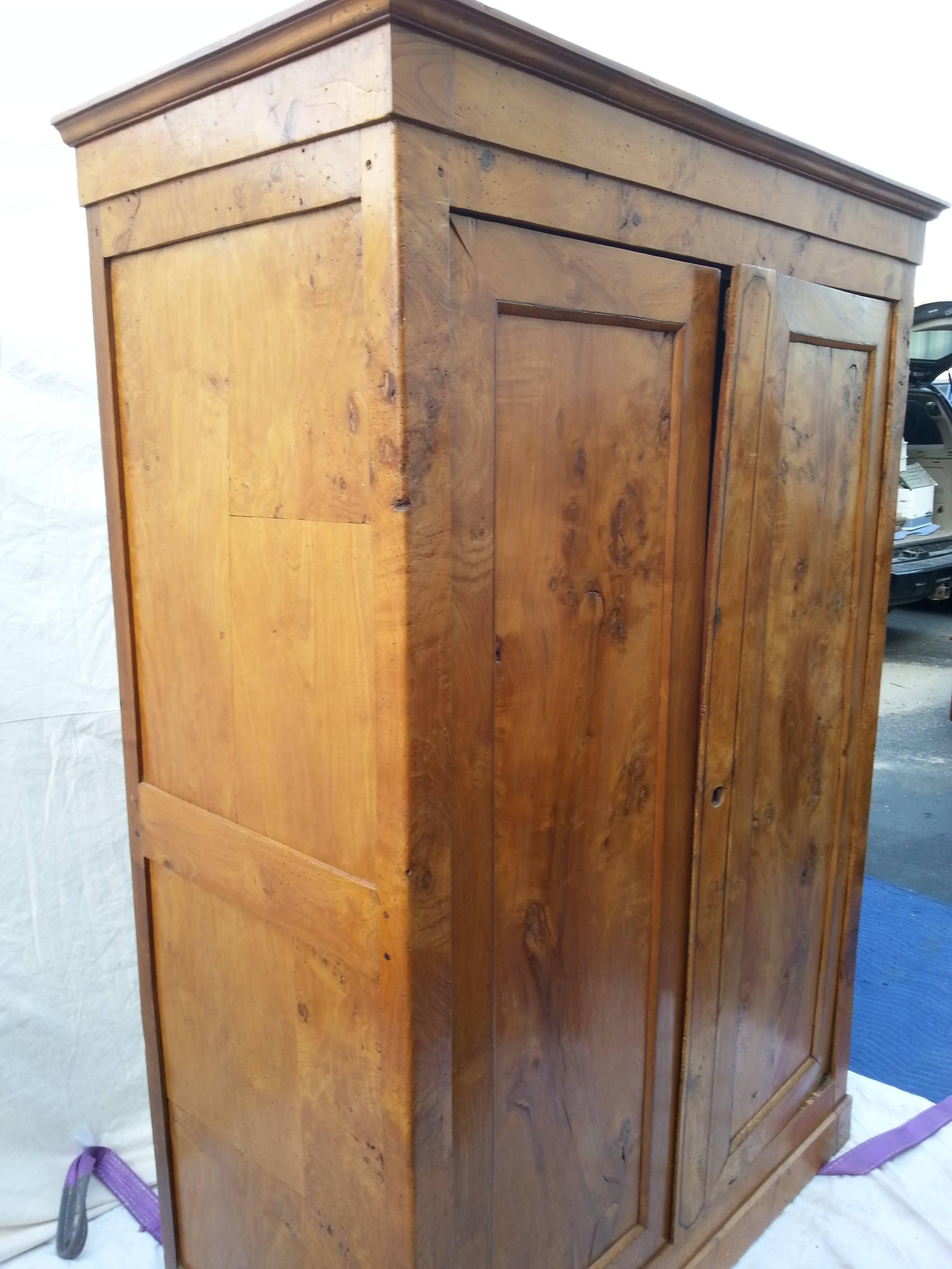 19th Century English Elm Armoire In Good Condition For Sale In Nantucket, MA