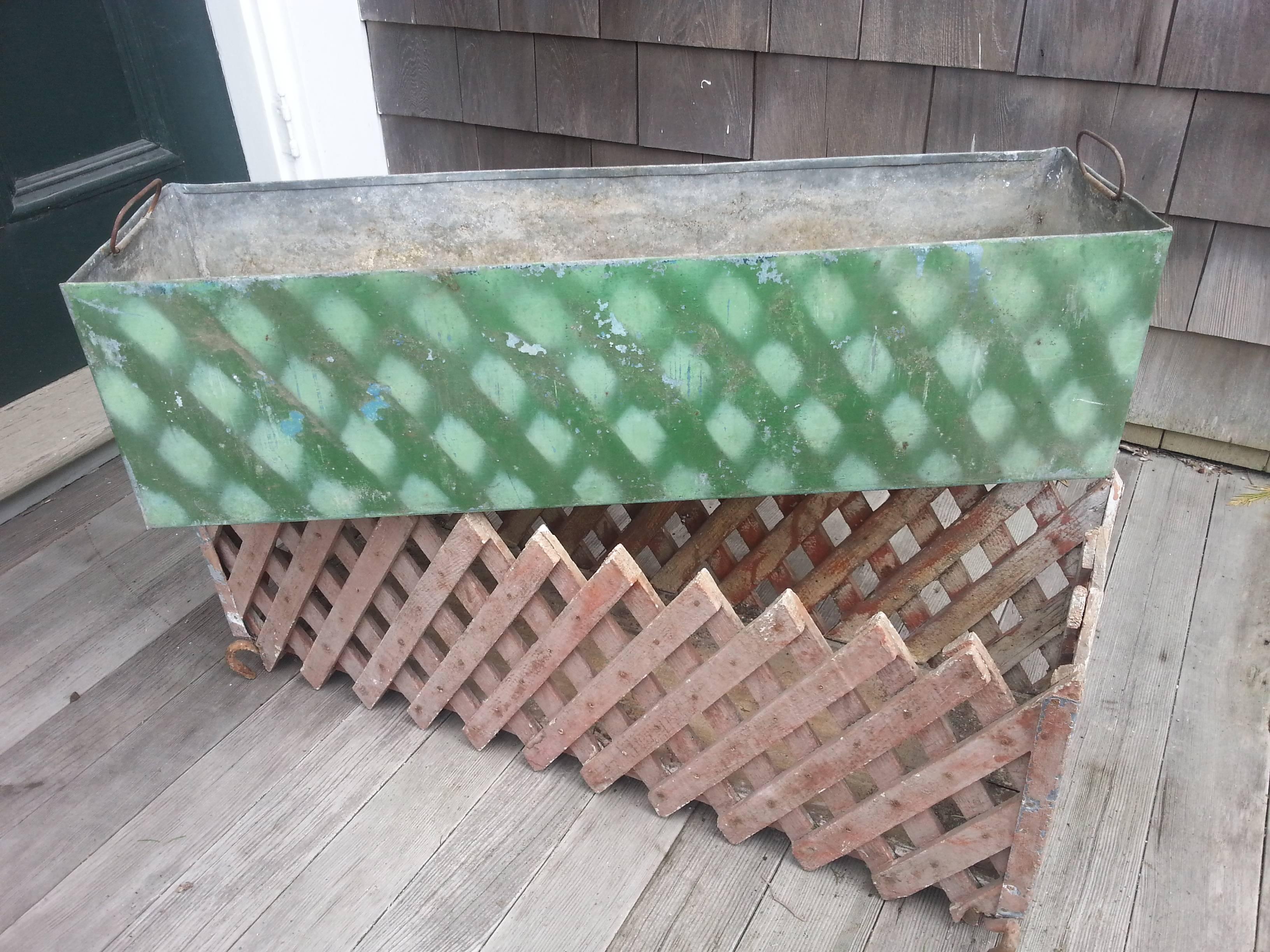 lattice planters