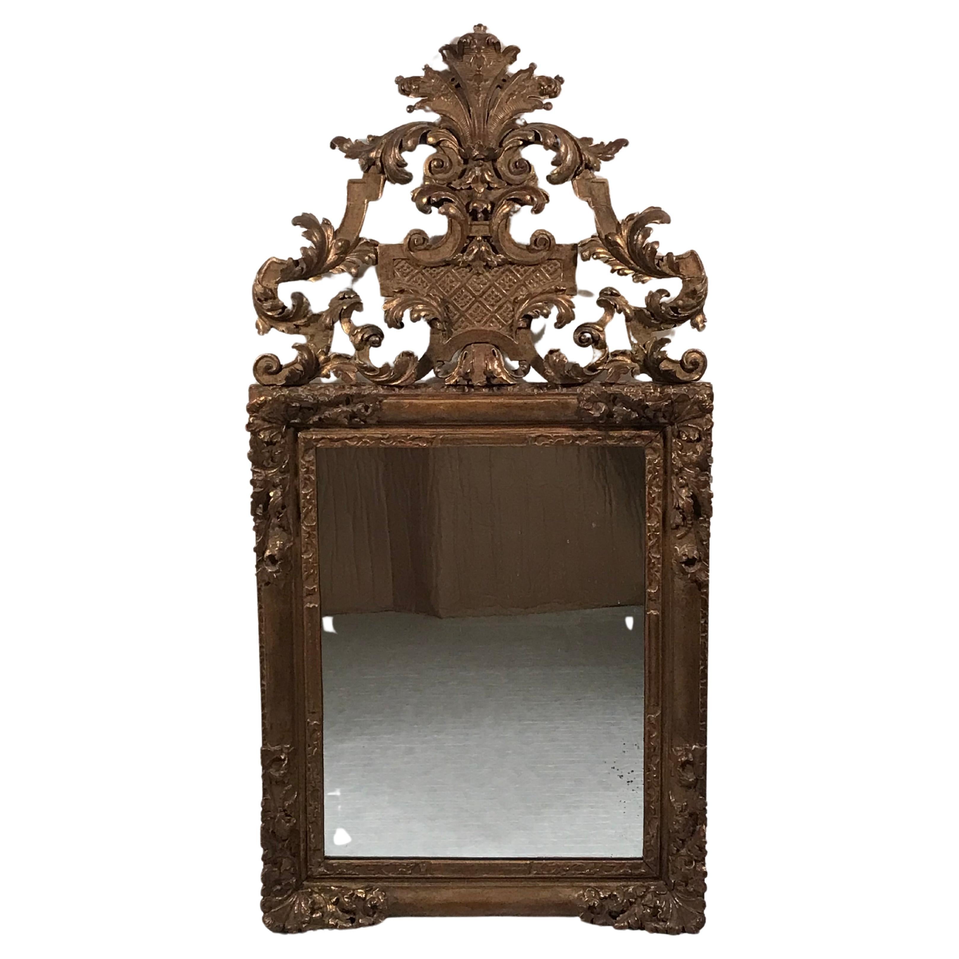 Miroir en bois doré de Régence, XVIIIe siècle en vente