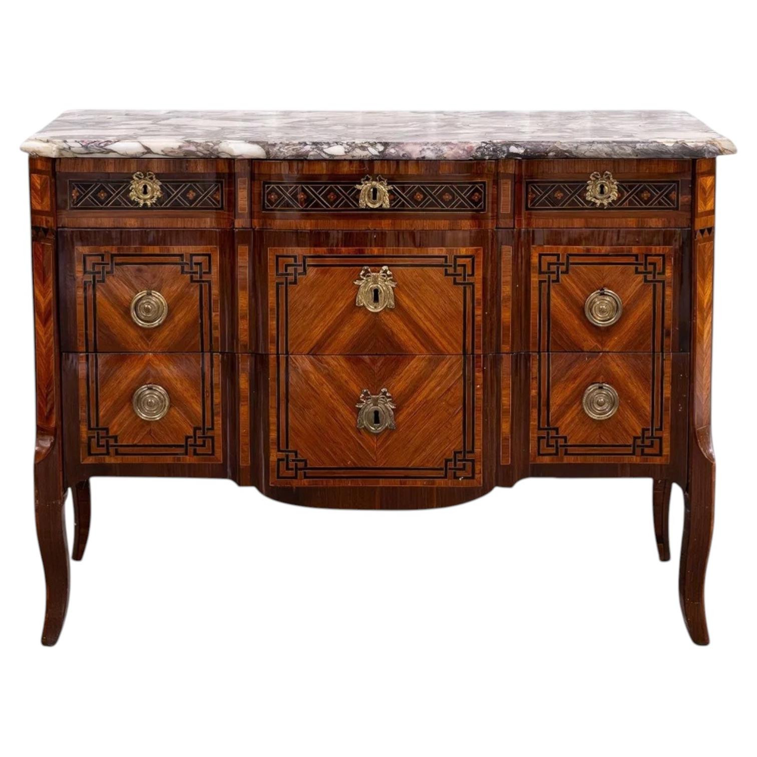Commode française du XVIIIe siècle, de style de transition, en marqueterie, avec plateau en marbre